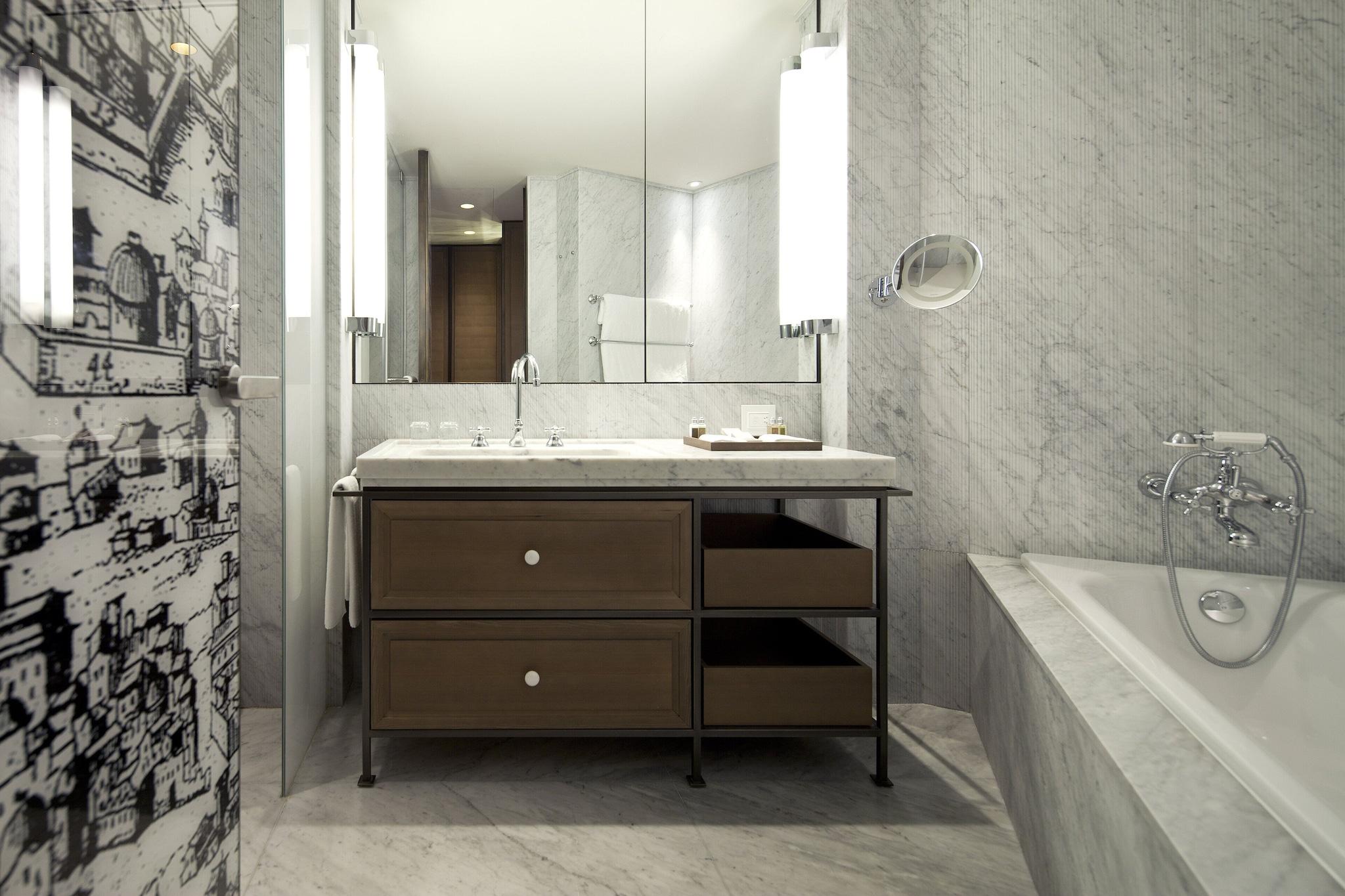 Twin Deluxe City View