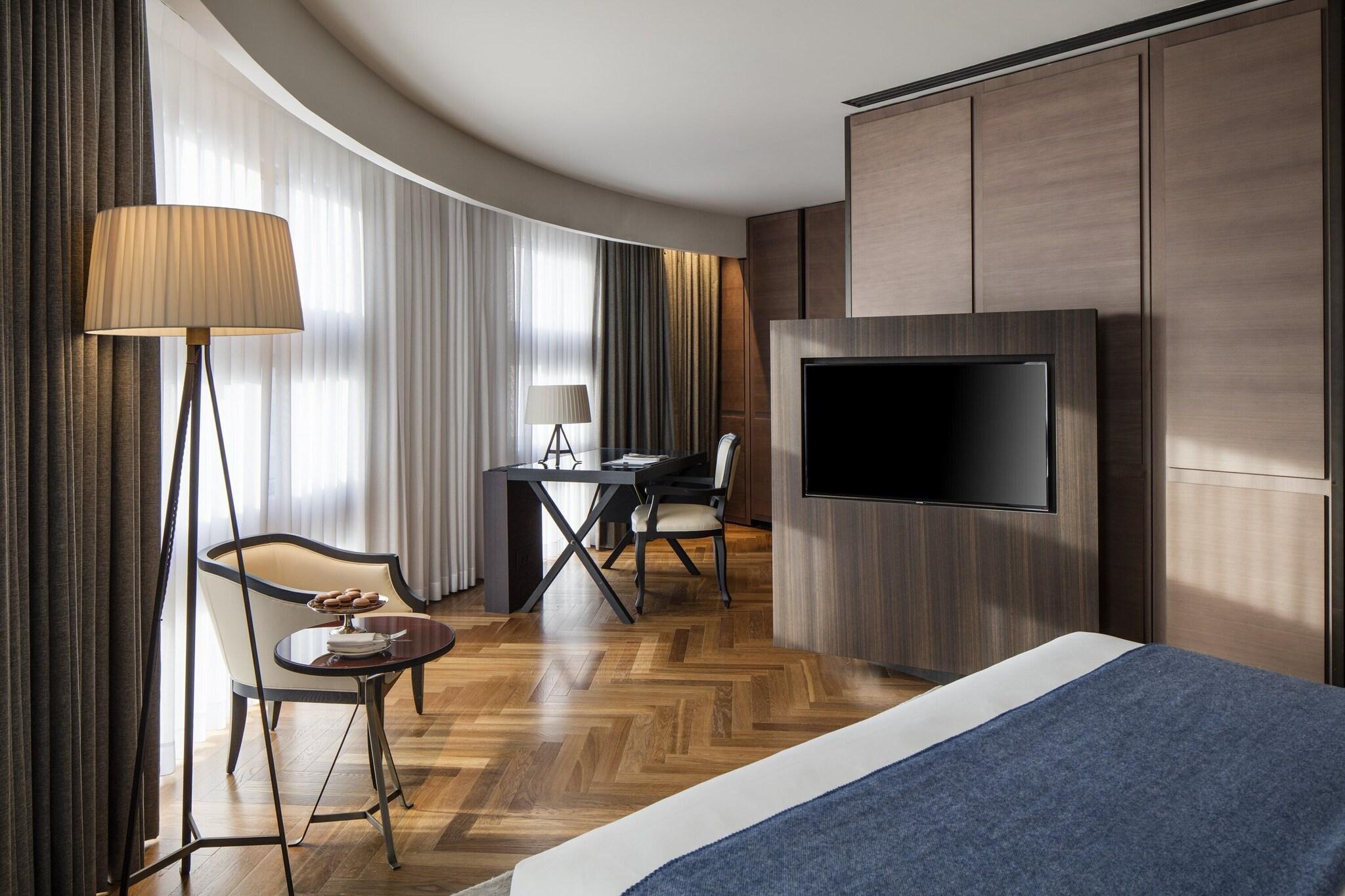 Double Superior King Bed