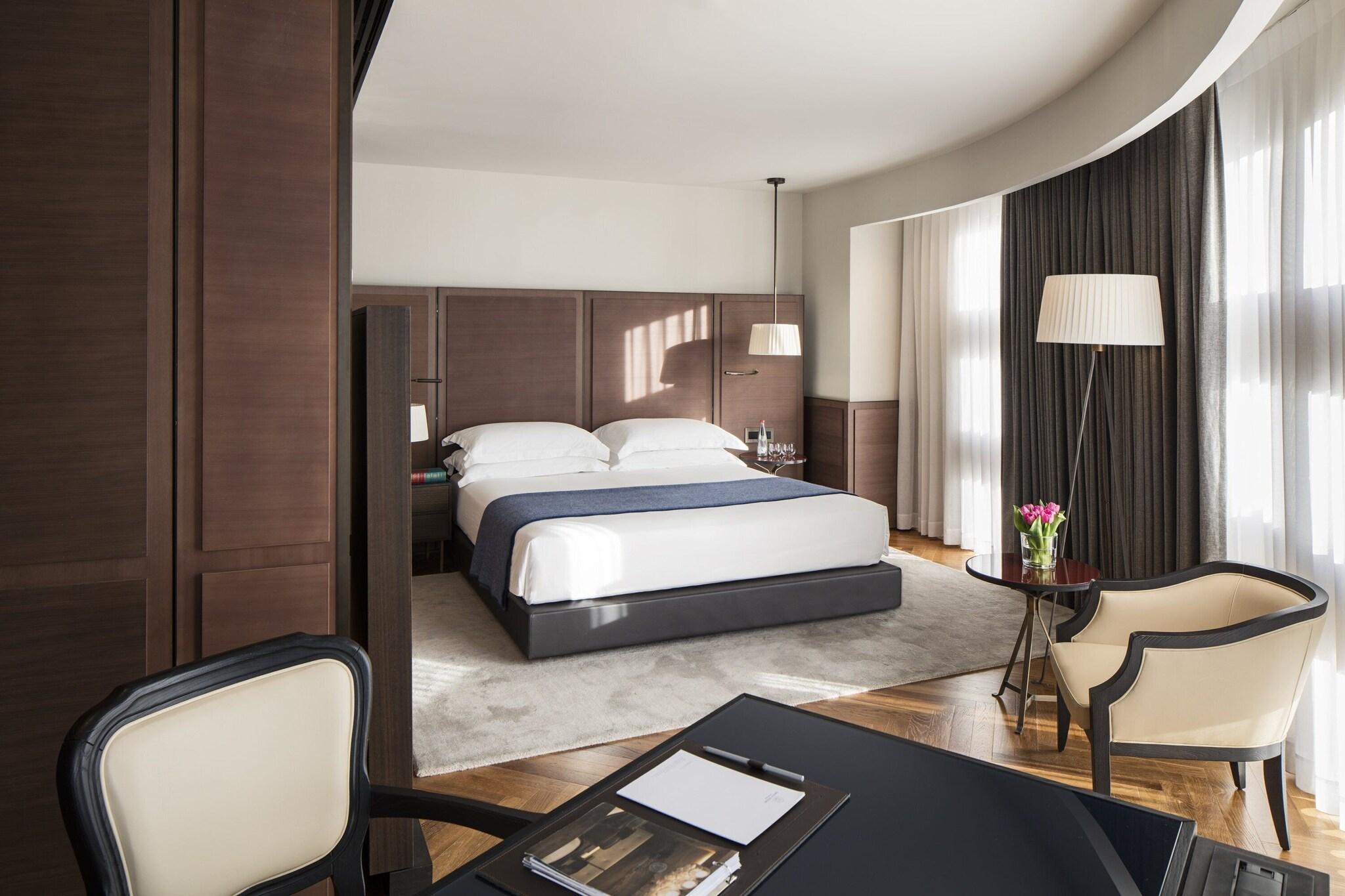 Double Superior King Bed