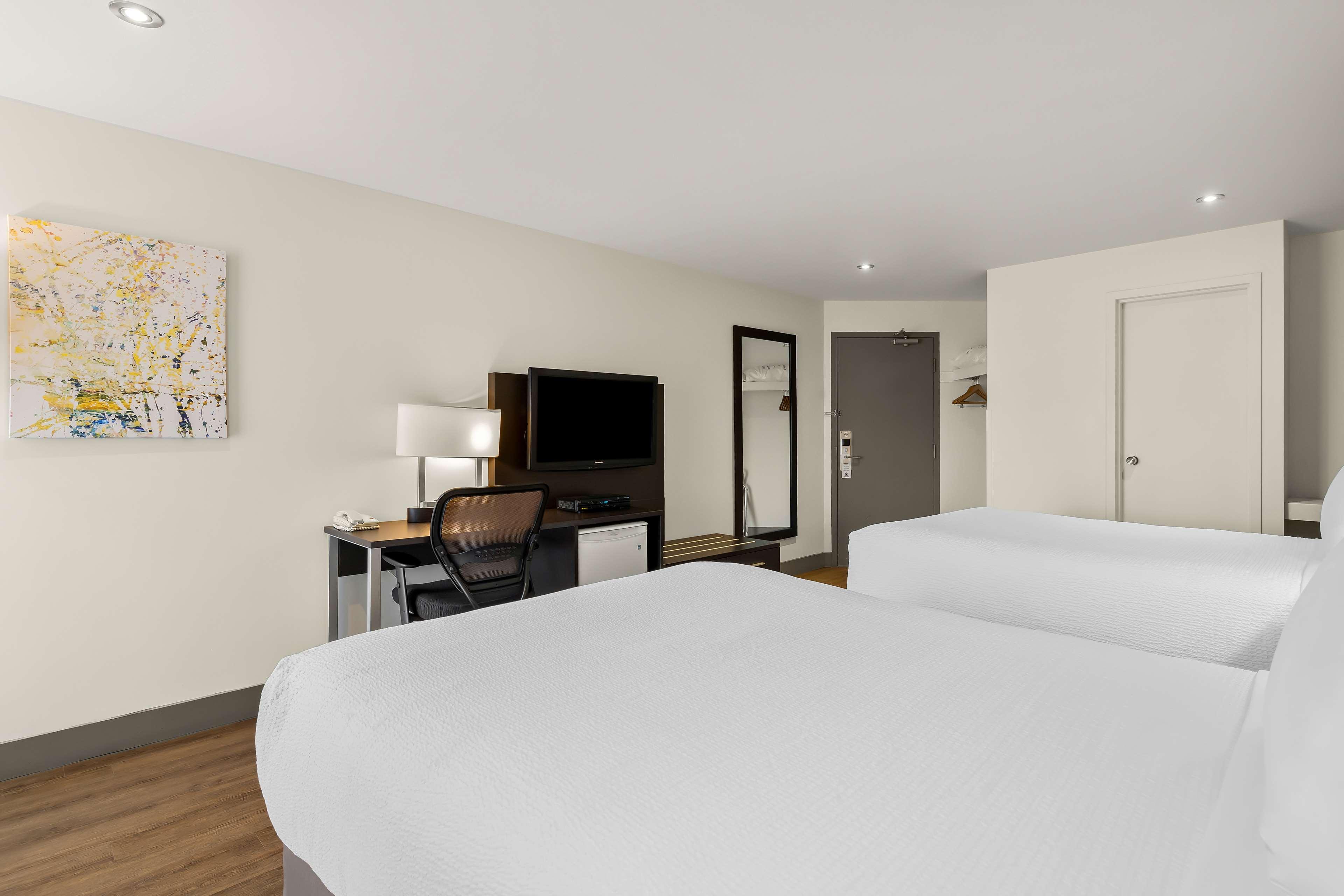 Quadruple Two Double Beds Non Smoking