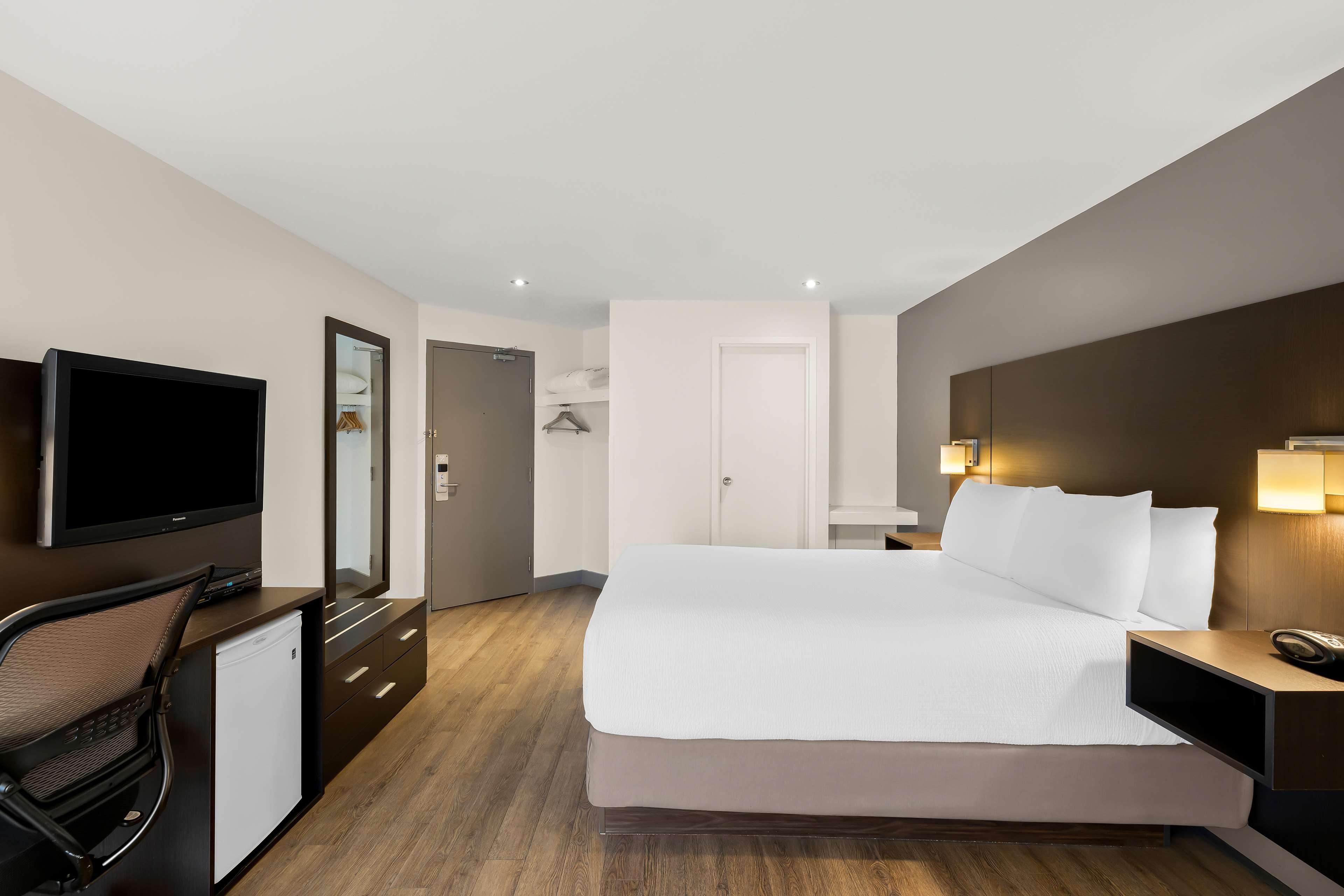 Double King Size Bed