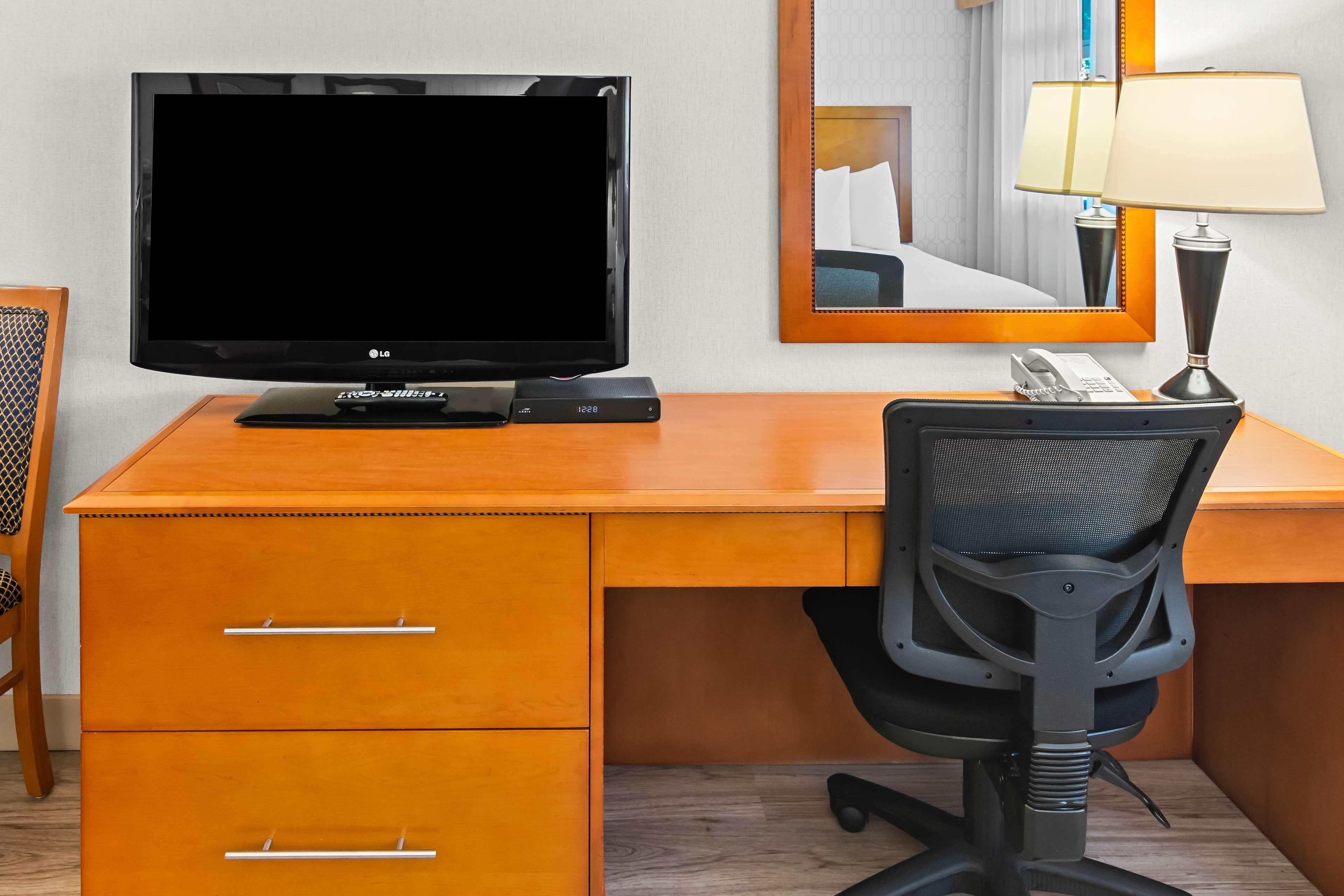 Quadruple Business King Bed