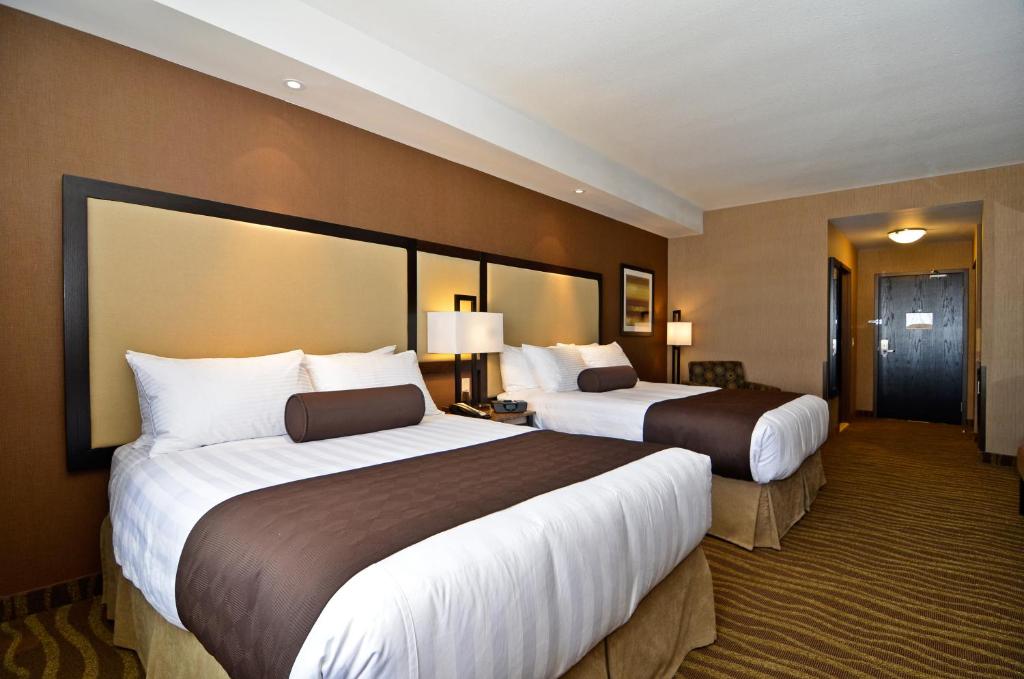 Double Two Queen Beds