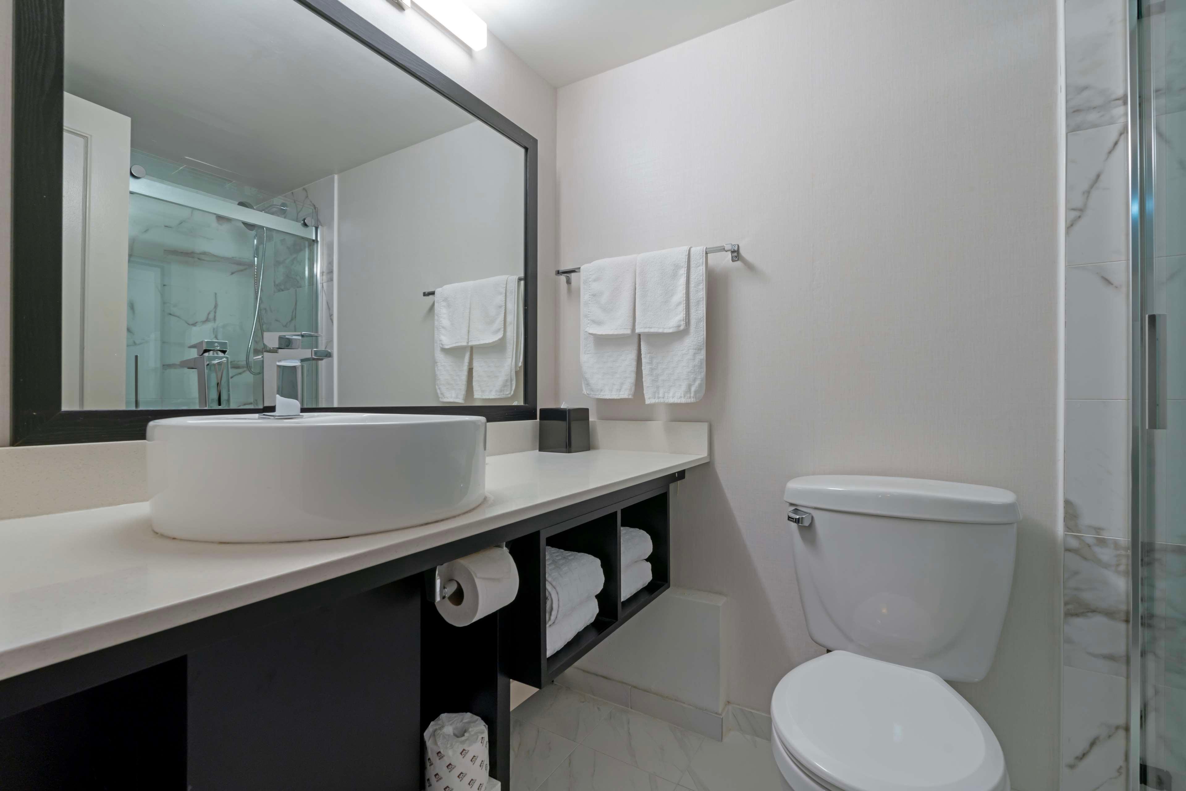 Suite Two Queen Beds Non Smoking