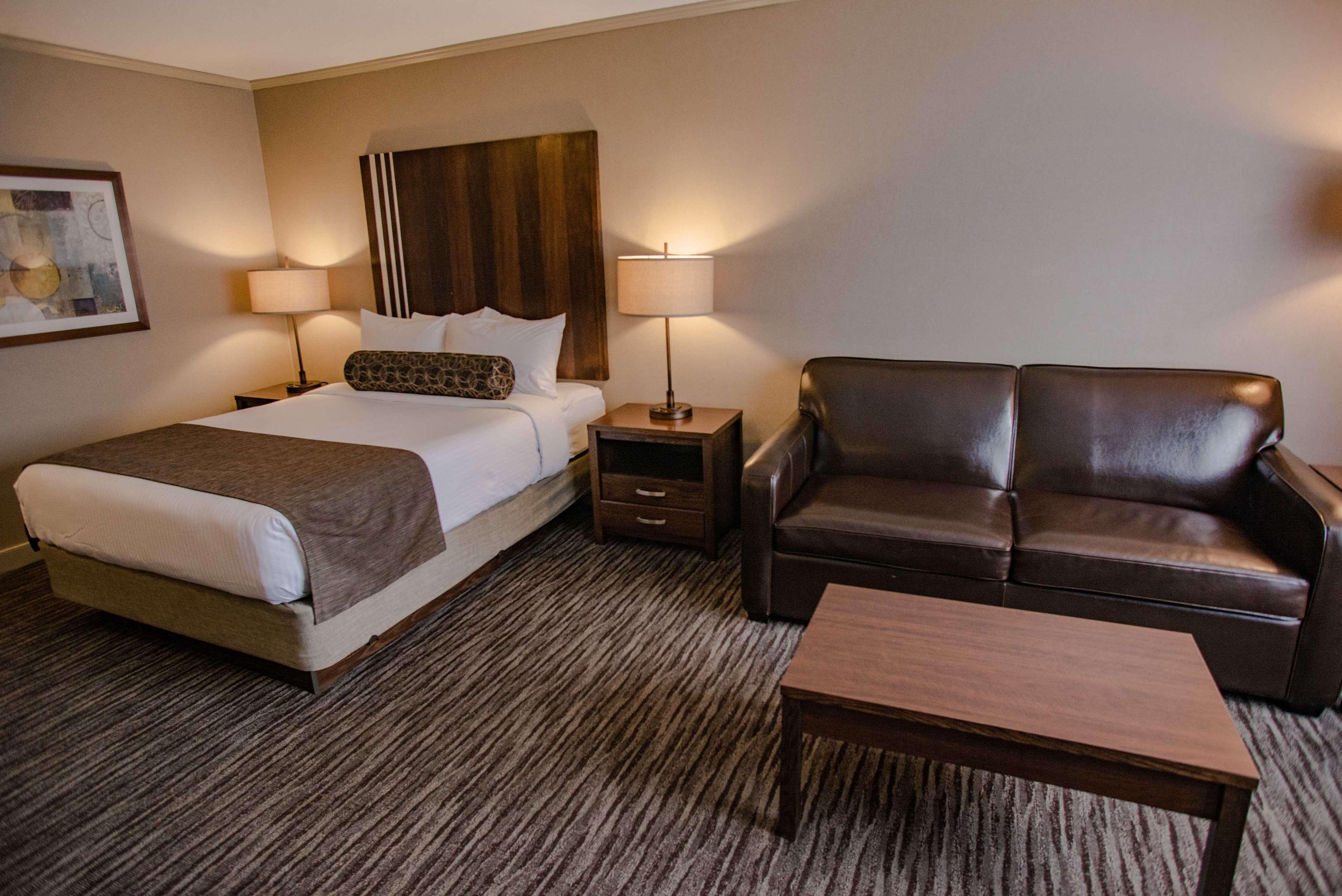 Double Accessible-queen Size Bed