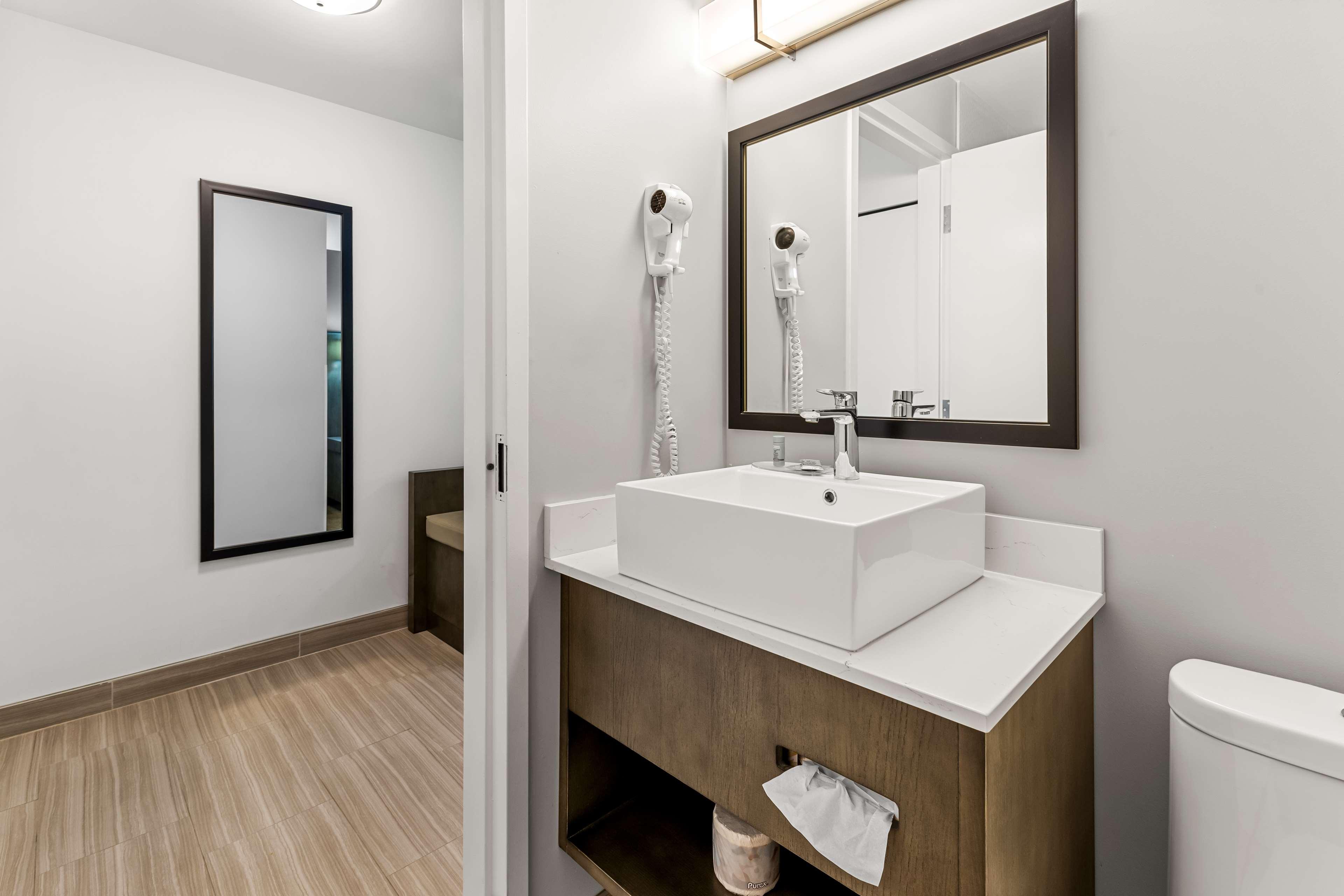 Double Queen Bed Non Smoking