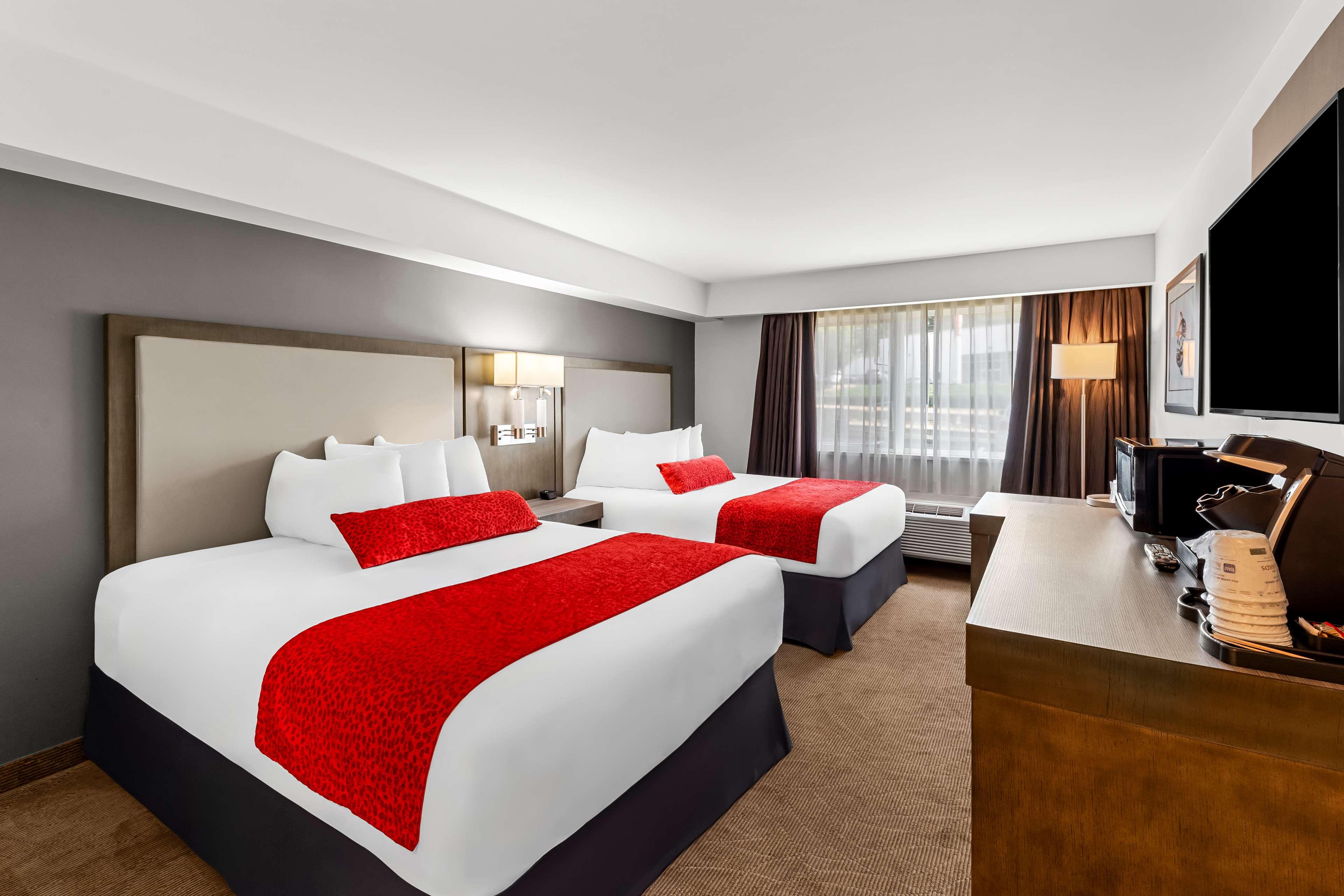 Quadruple Two Queen Beds Non Smoking