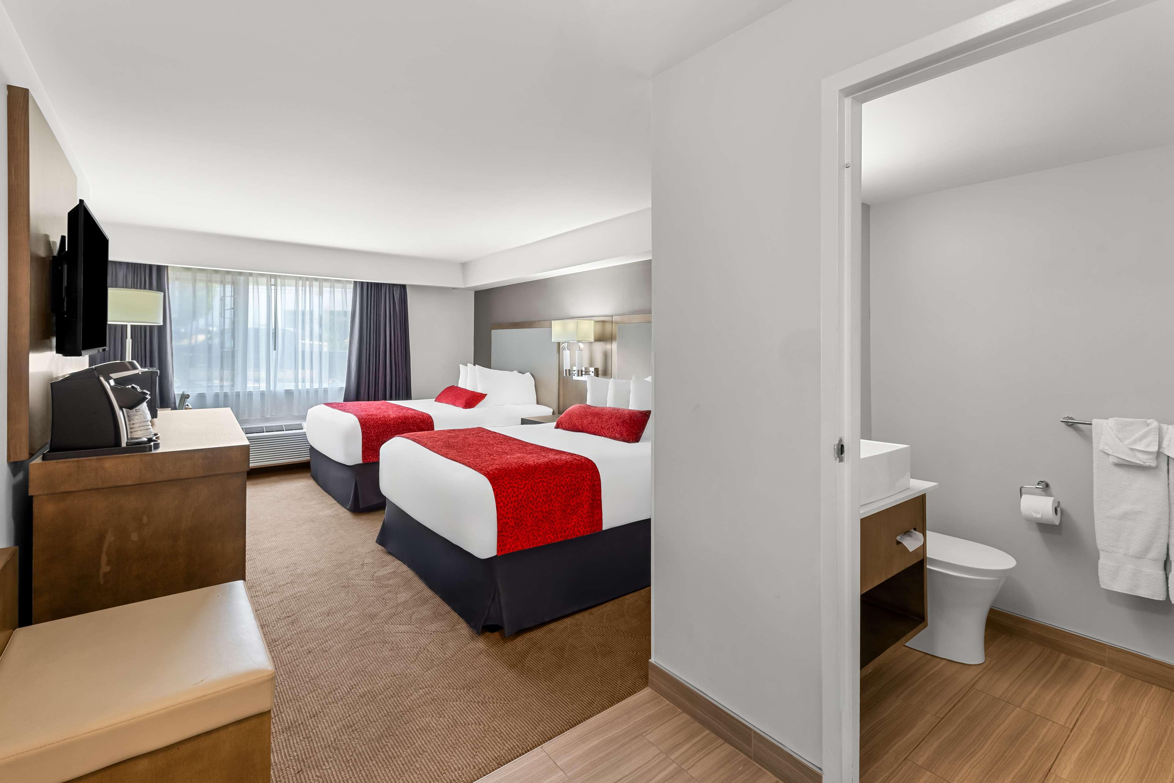 Quadruple Two Queen Beds Non Smoking