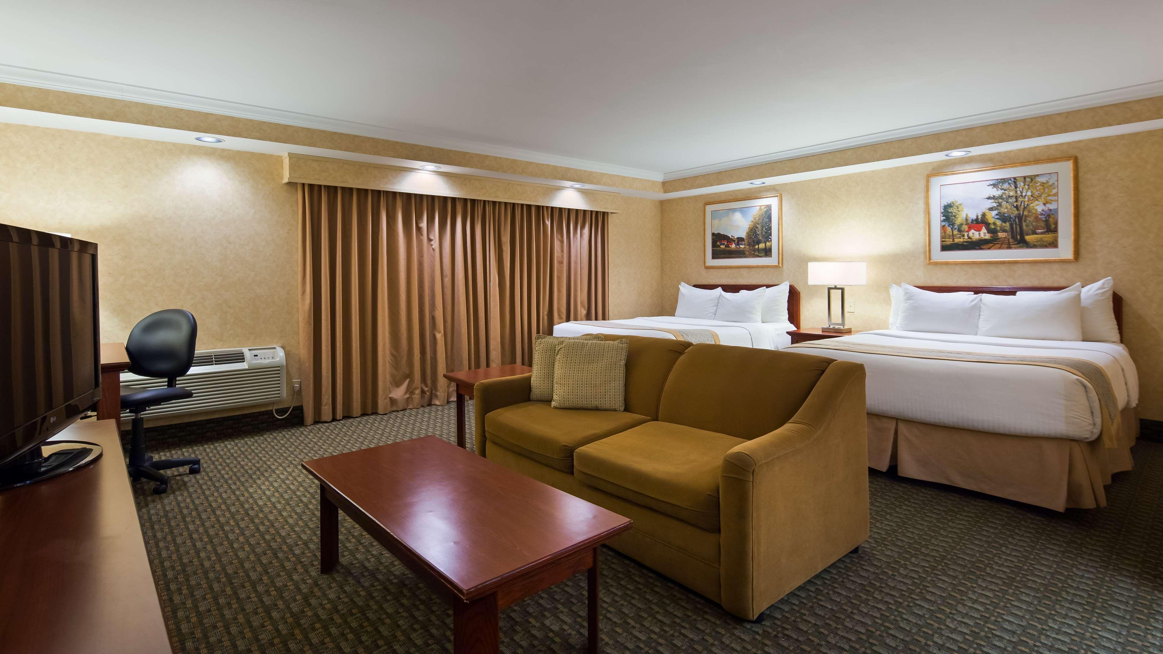 Suite Two Queen Beds