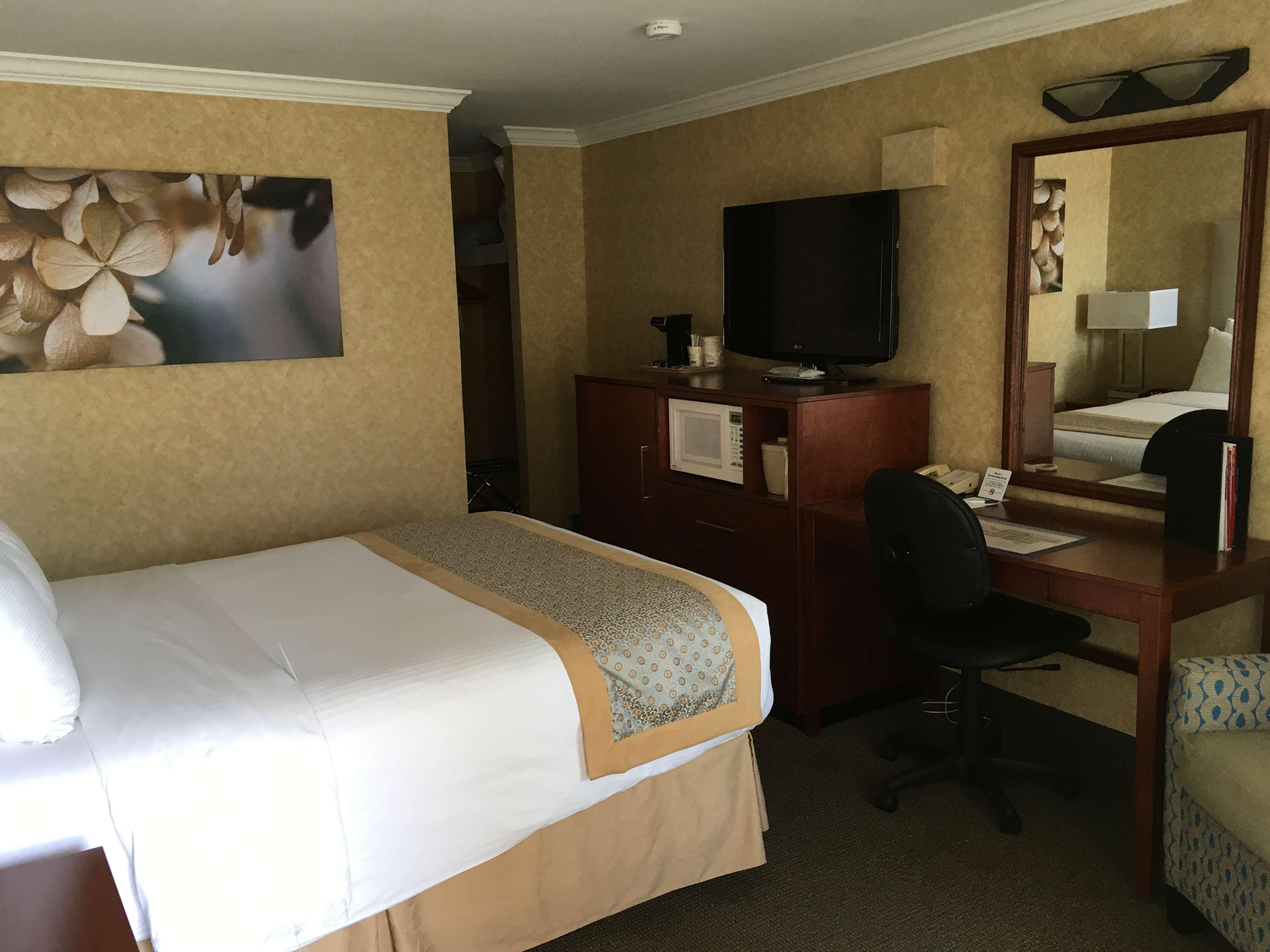 Double Queen Bed Non Smoking