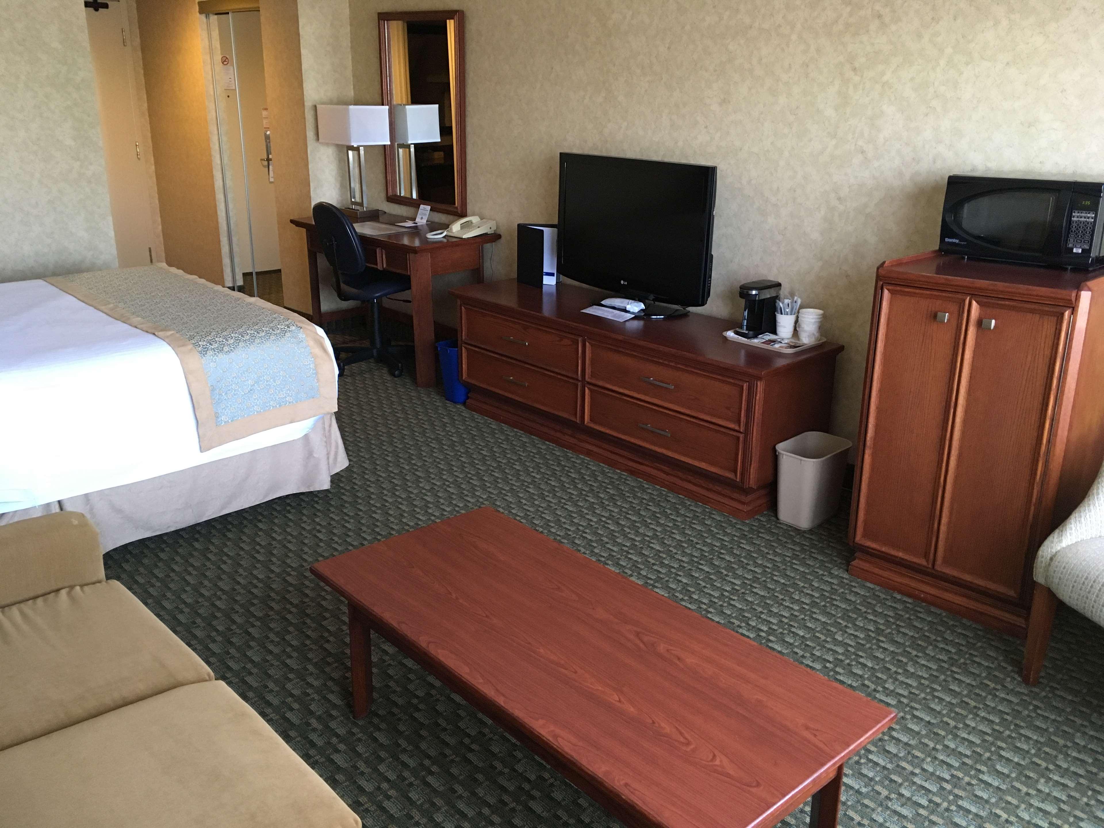 Quadruple Queen Bed Non Smoking