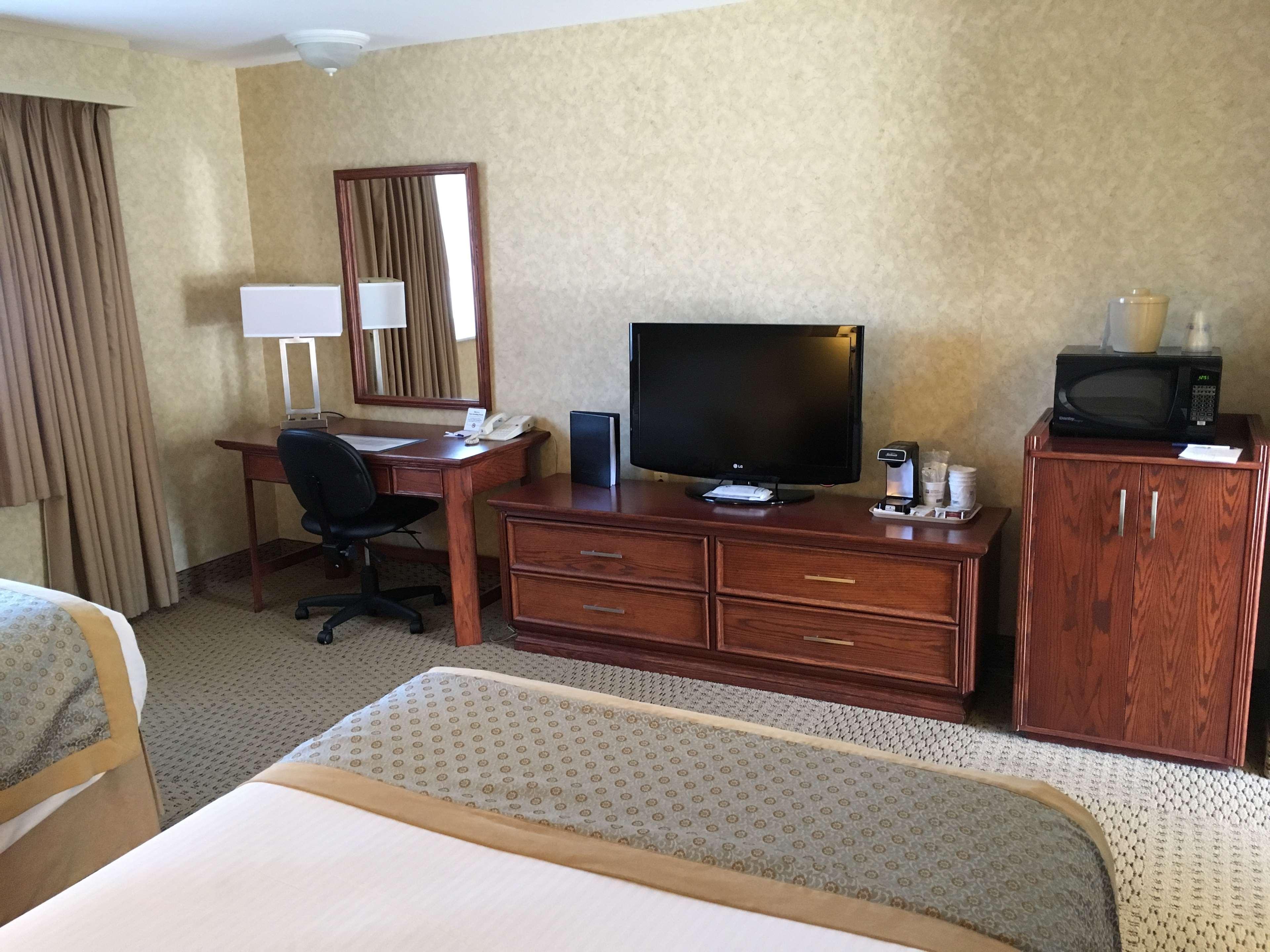 Quadruple Non Smoking