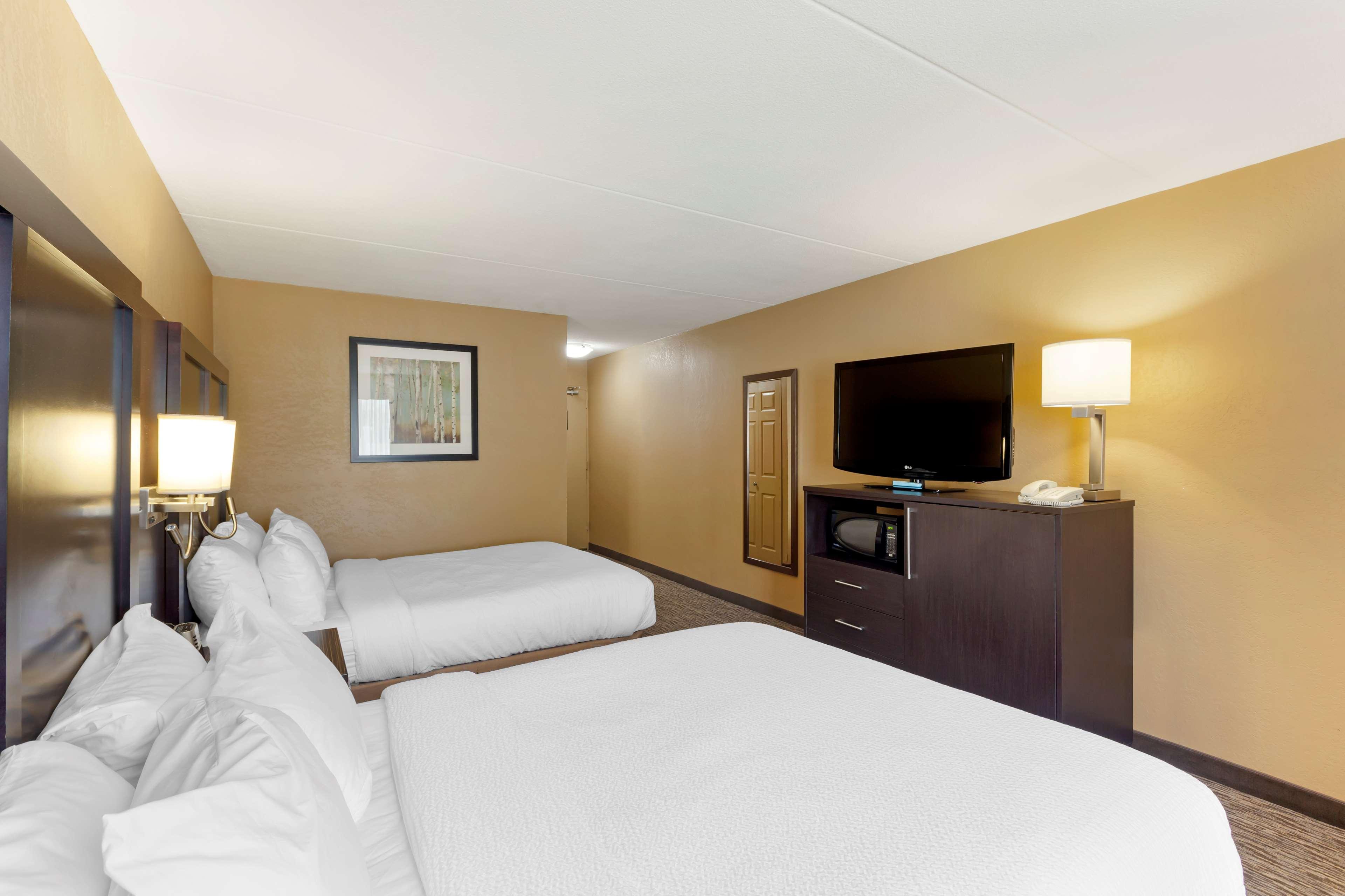 Double Two Queen Beds Non Smoking