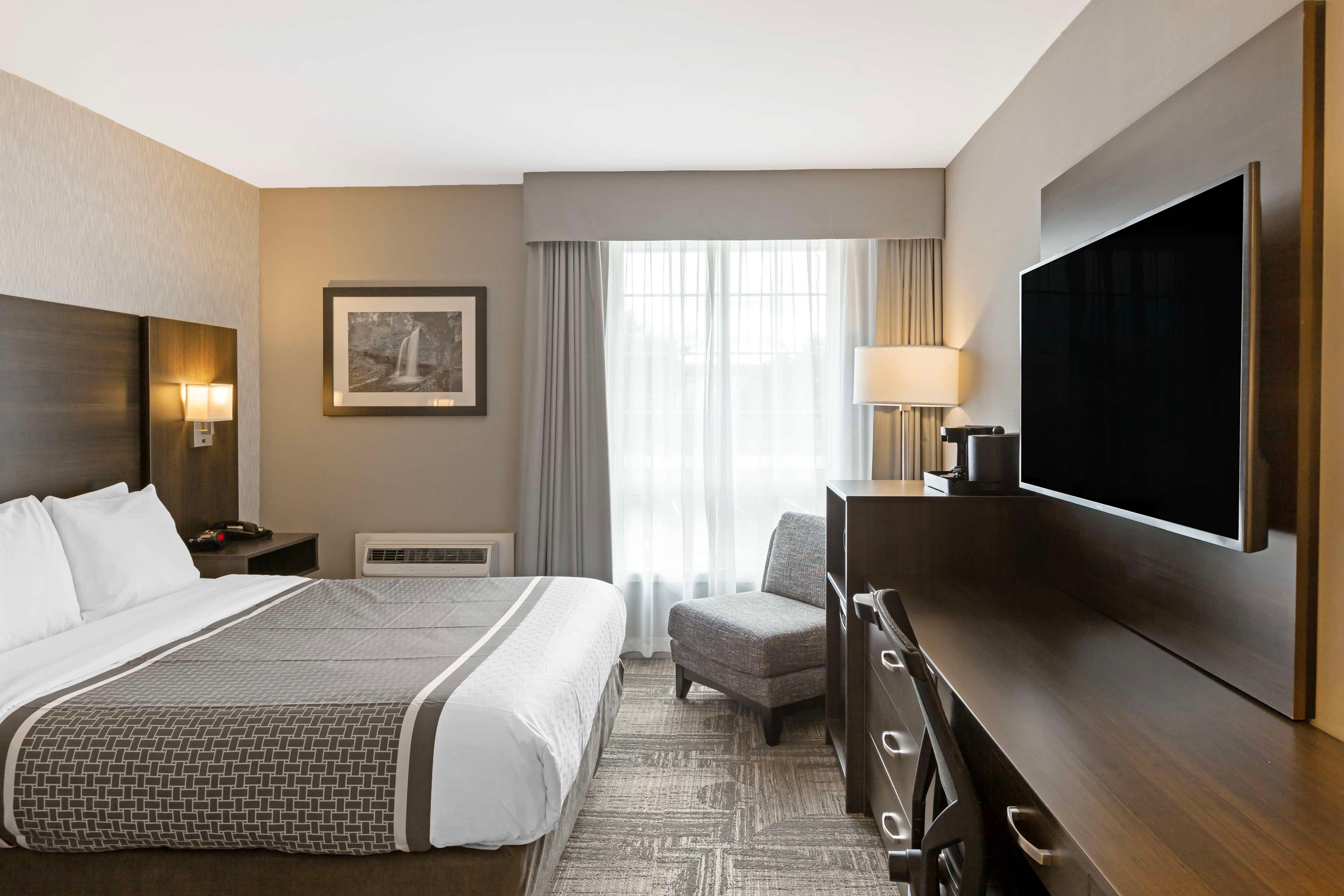 Double Queen Bed Non Smoking