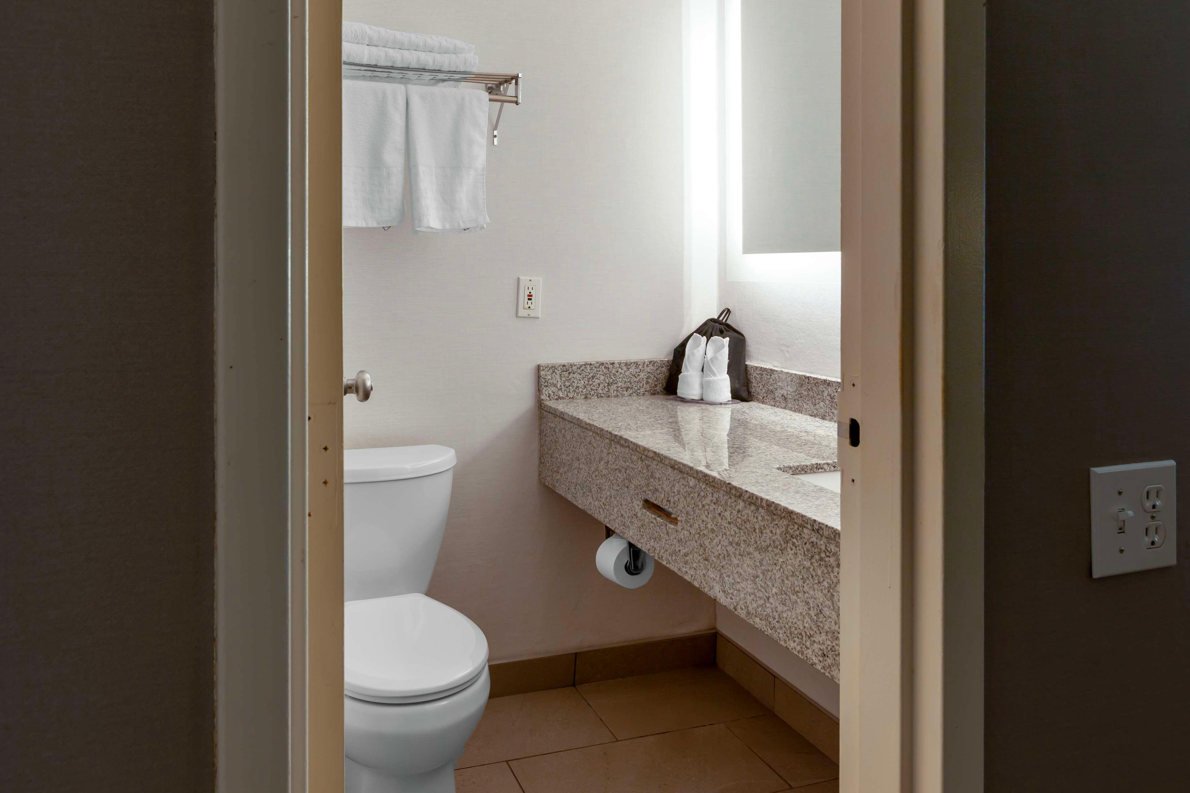 Double Queen Bed Non Smoking