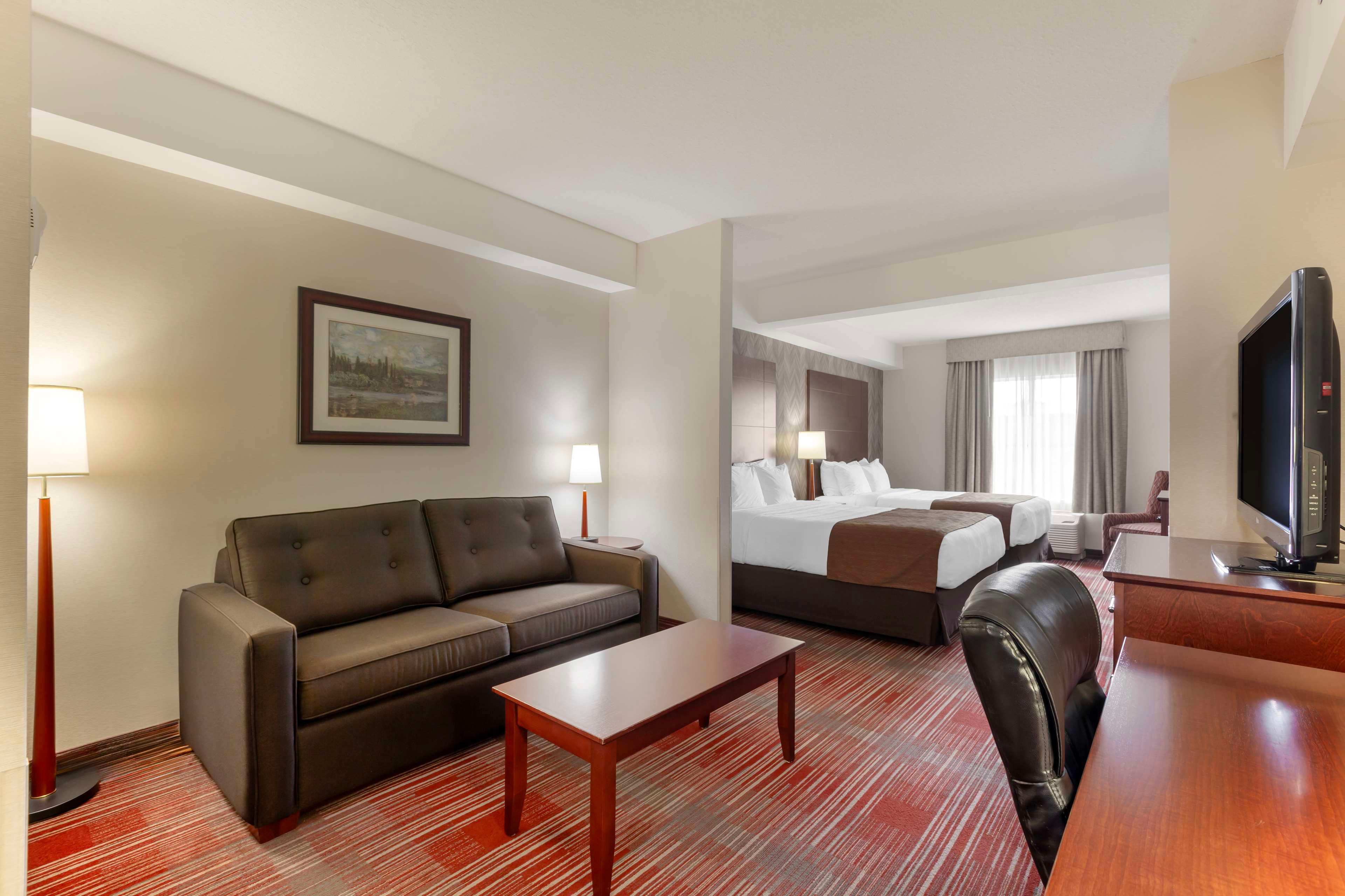 Suite Two Queen Beds