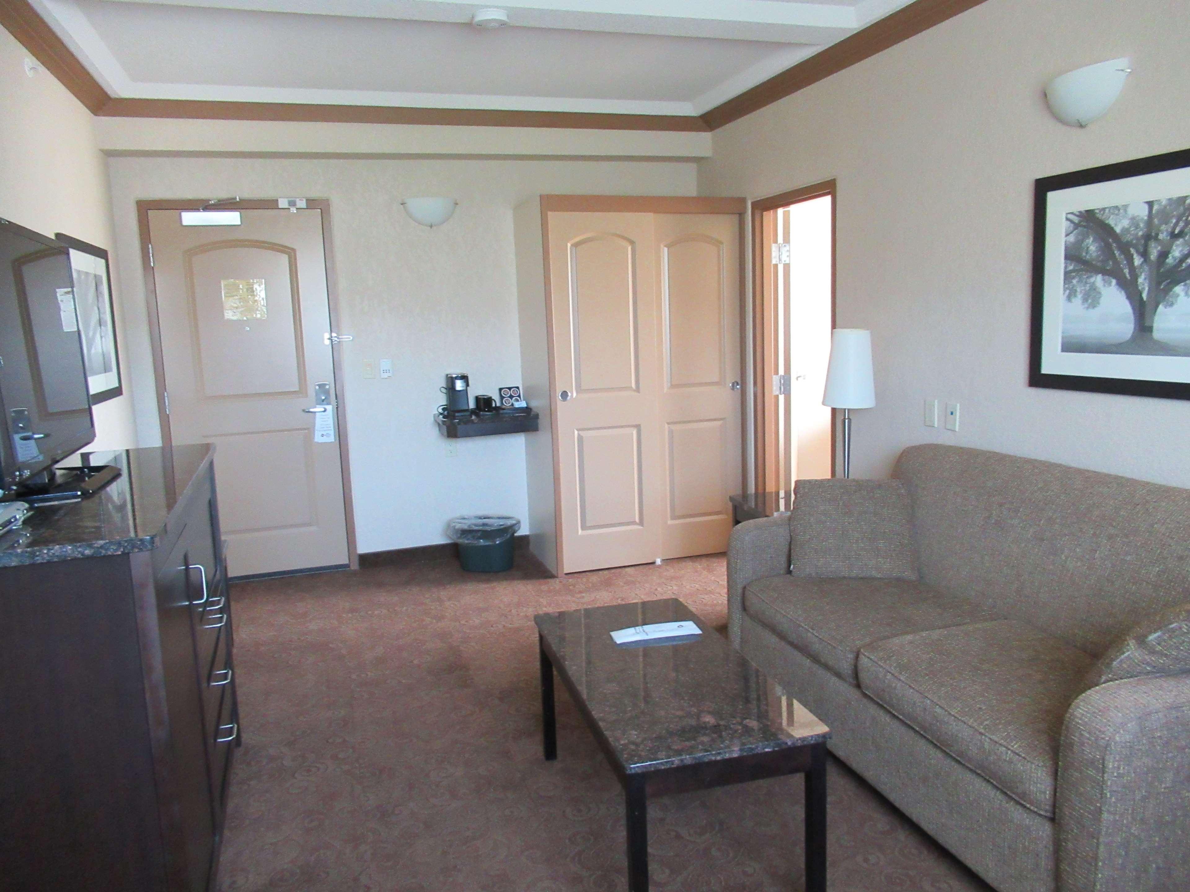 Suite Queen Size Bed