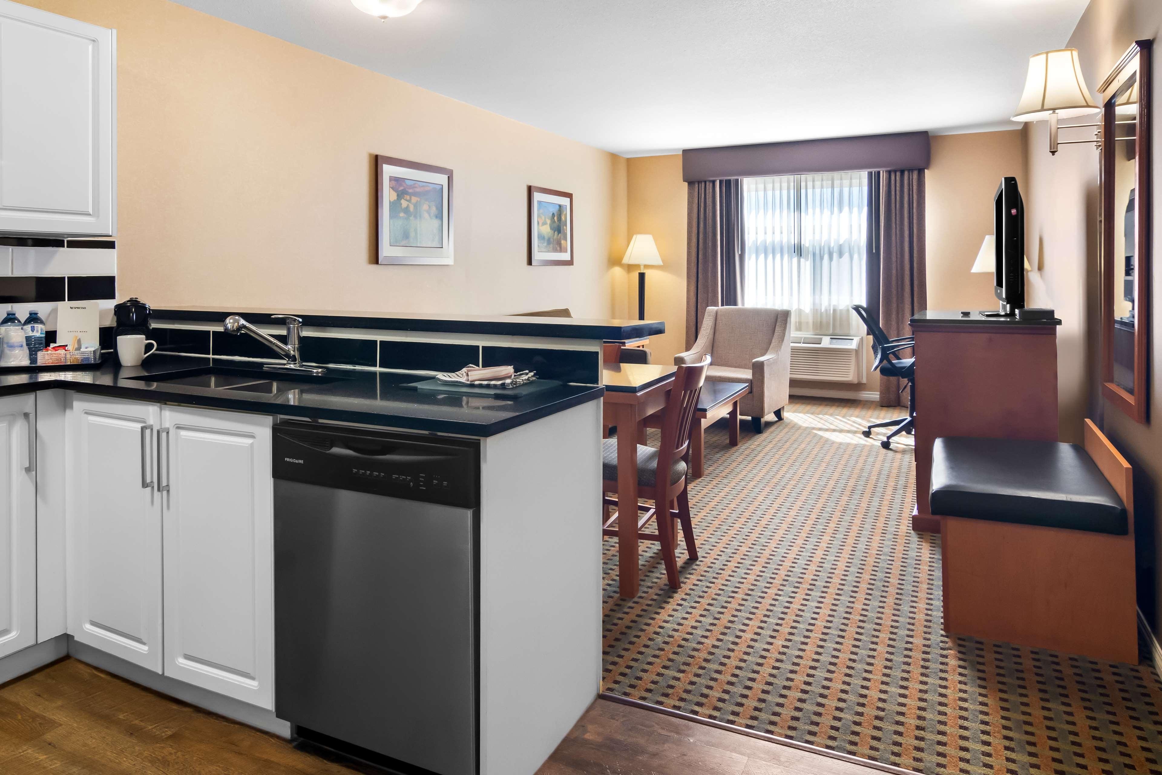 Suite Two Queen Beds