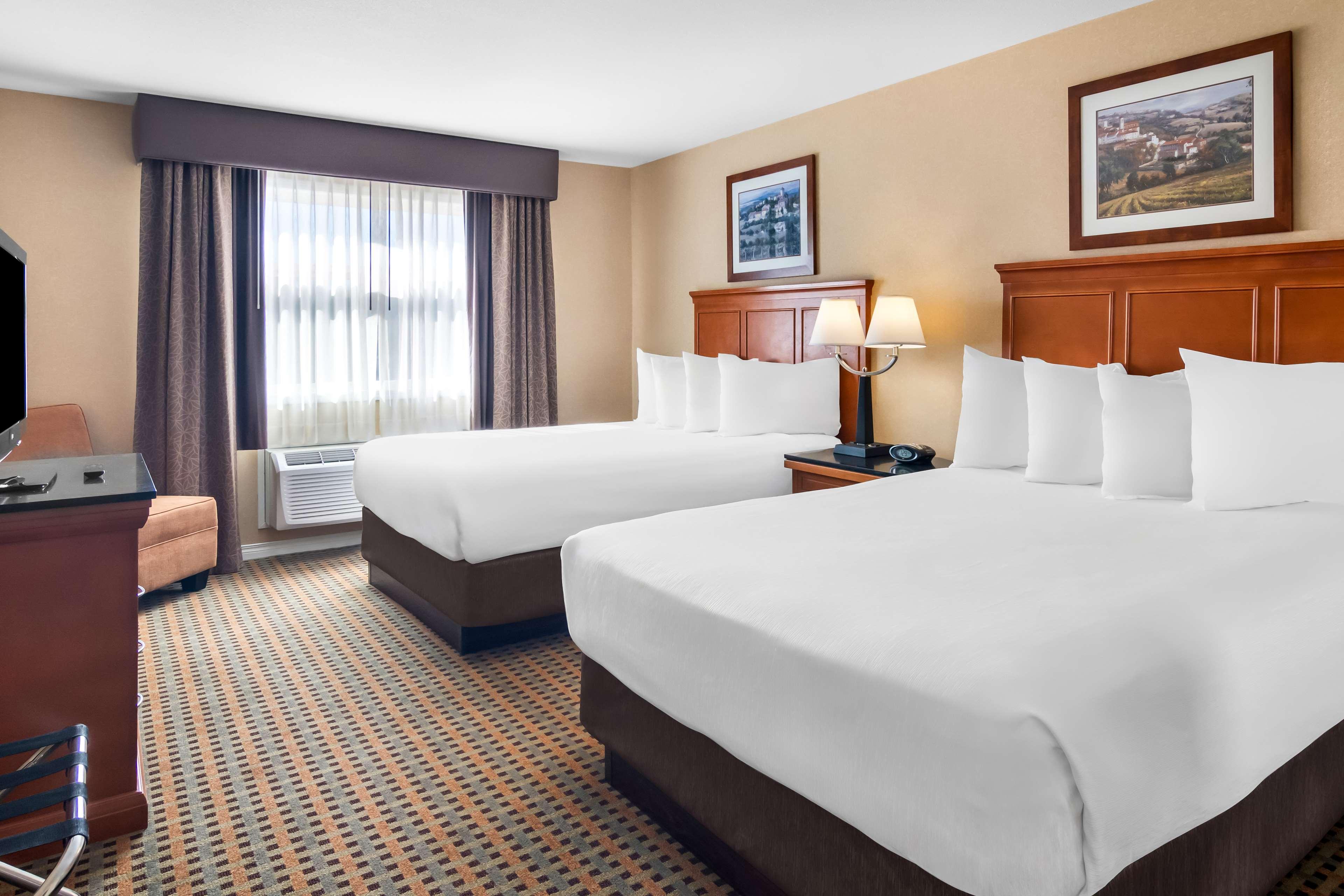 Suite Two Queen Beds