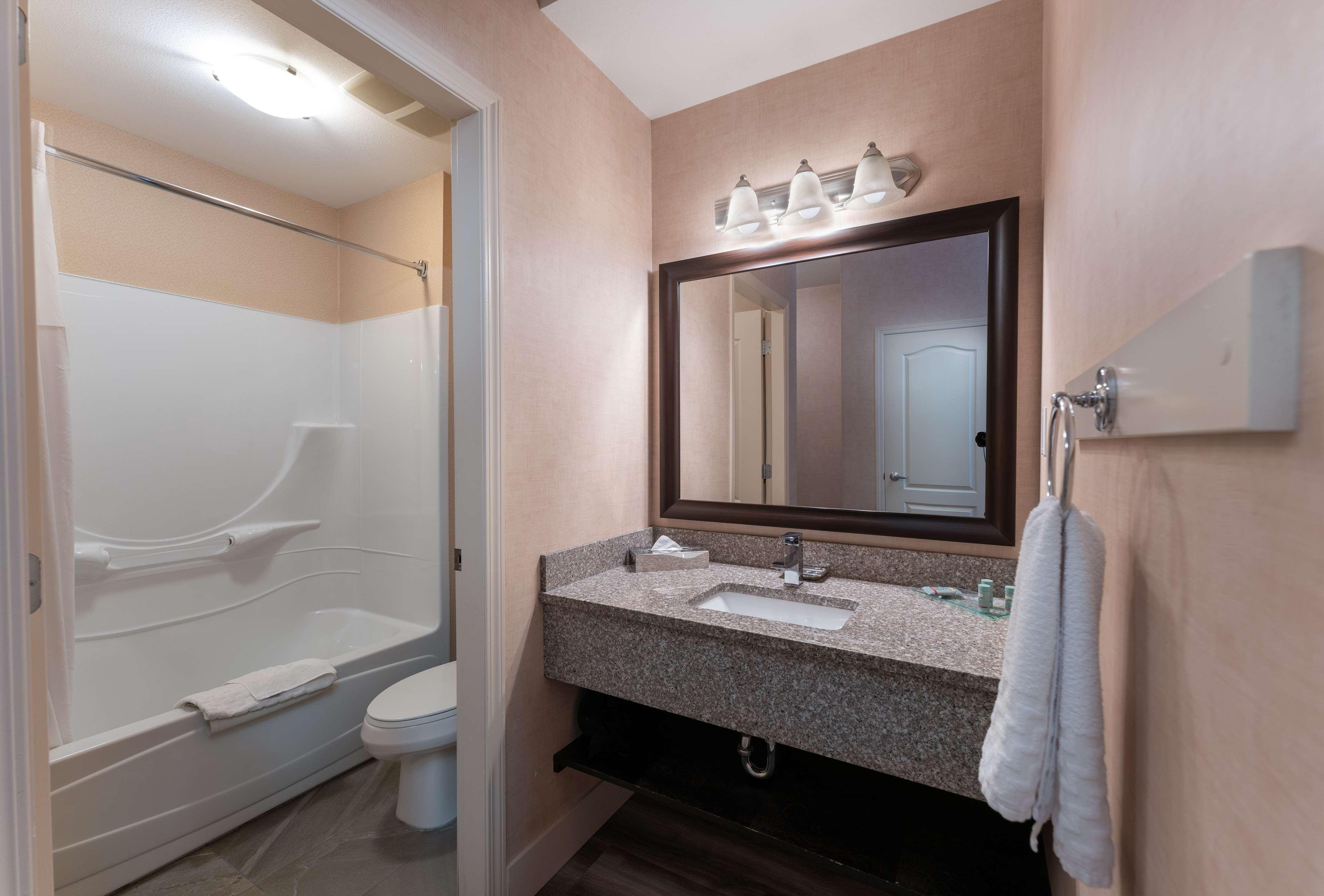 Suite Two Queen Beds Non Smoking