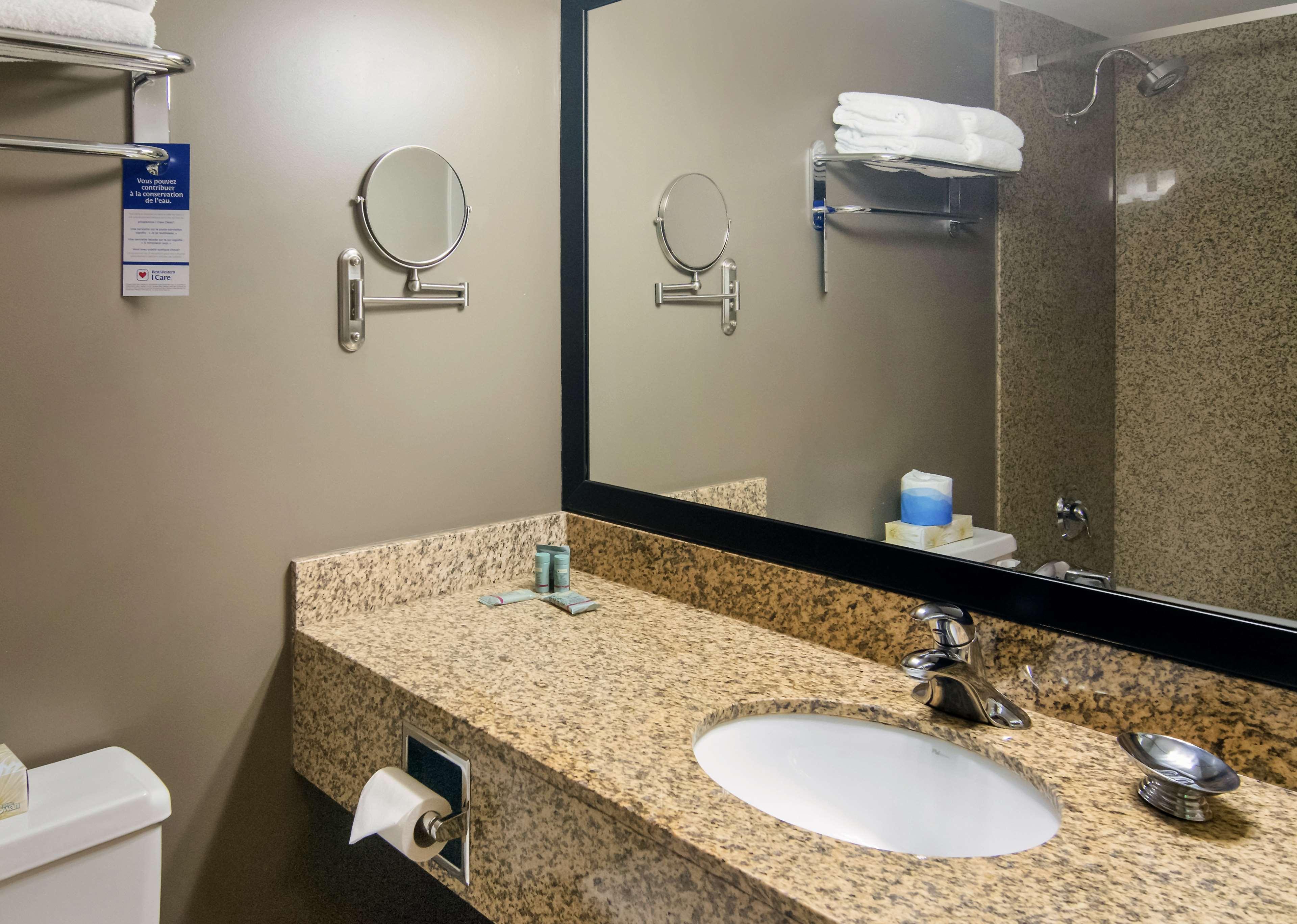 Room Accessible King Size Bed