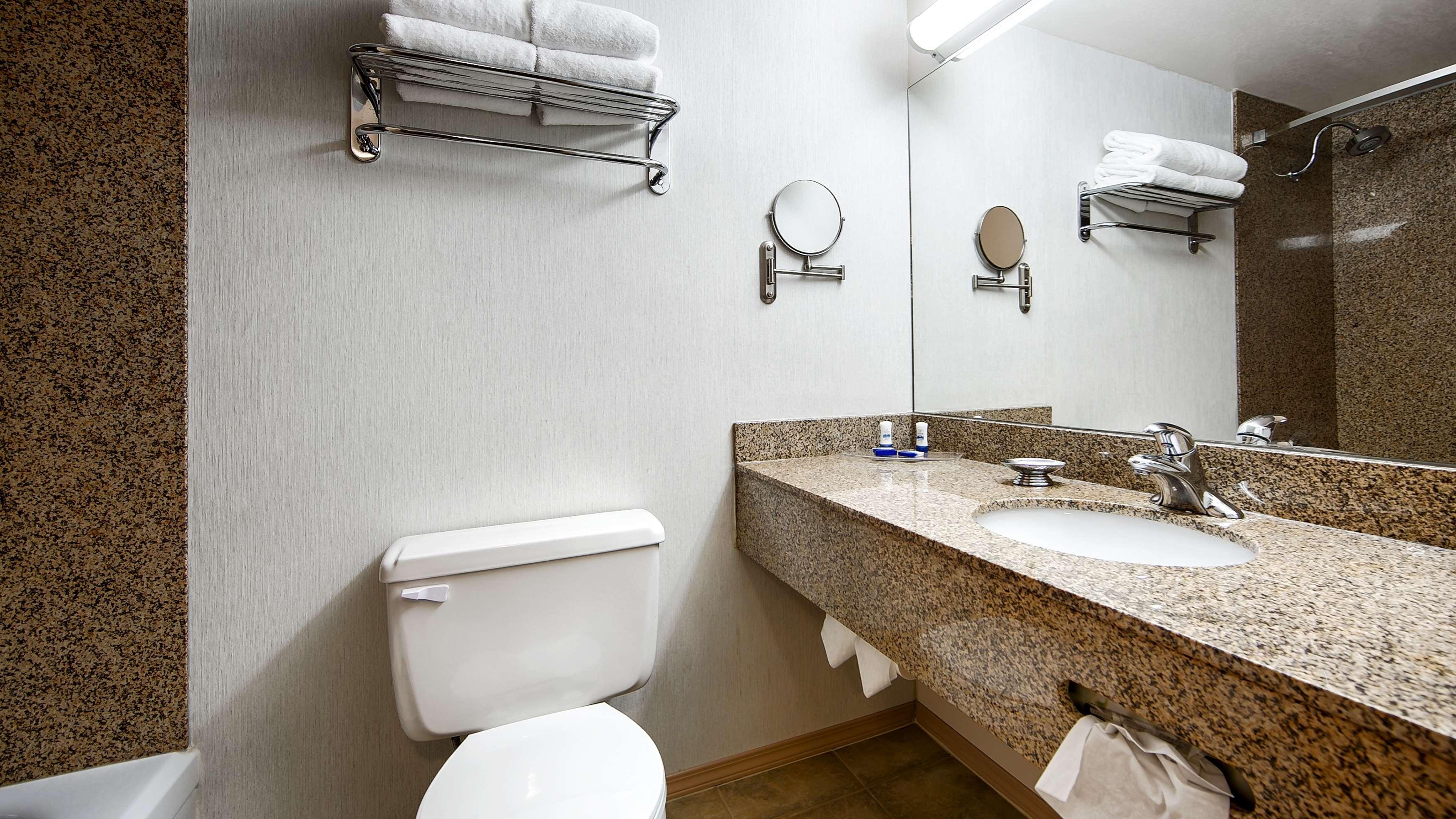 Room Accessible-queen Size Bed