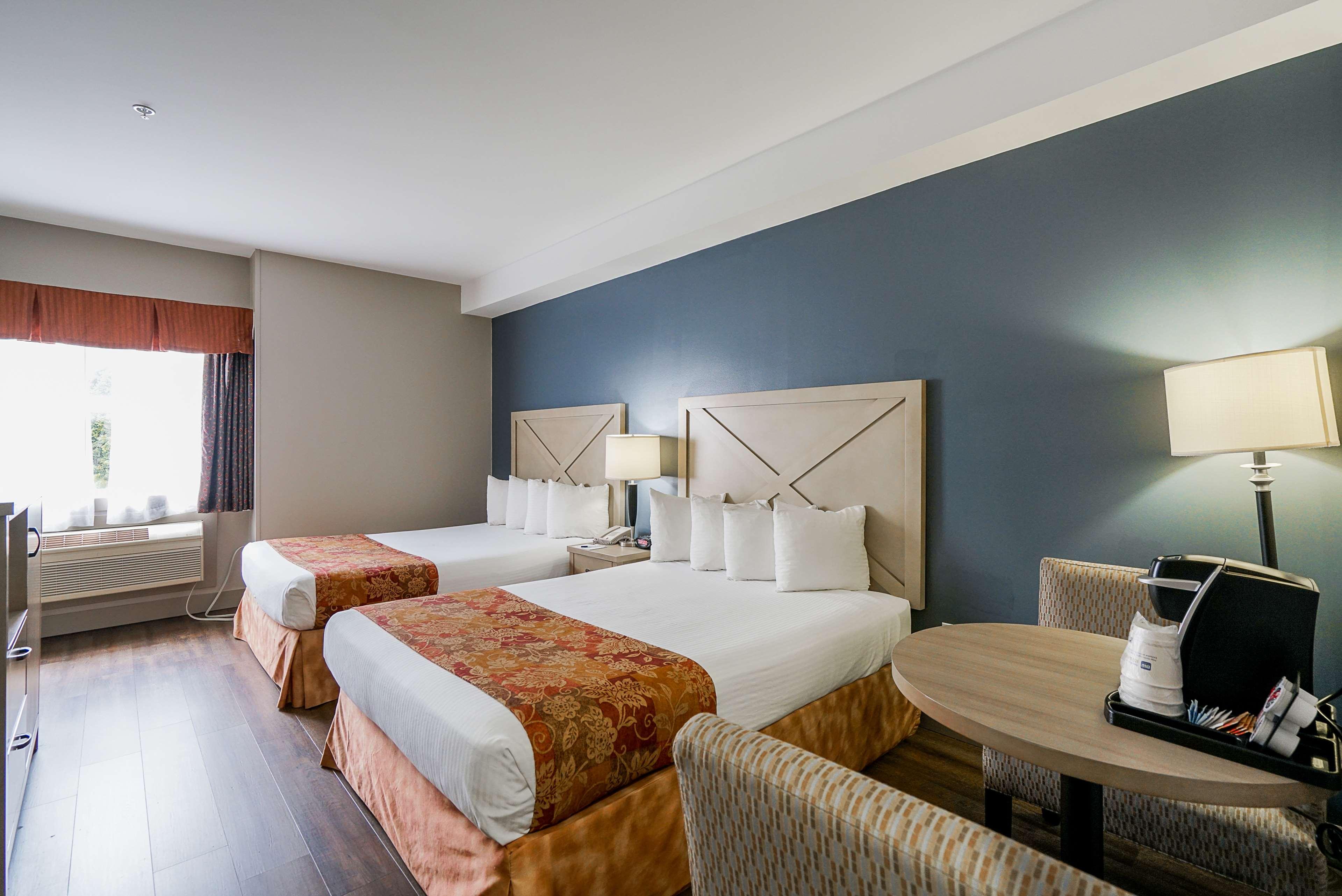 Quadruple Two Queen Beds