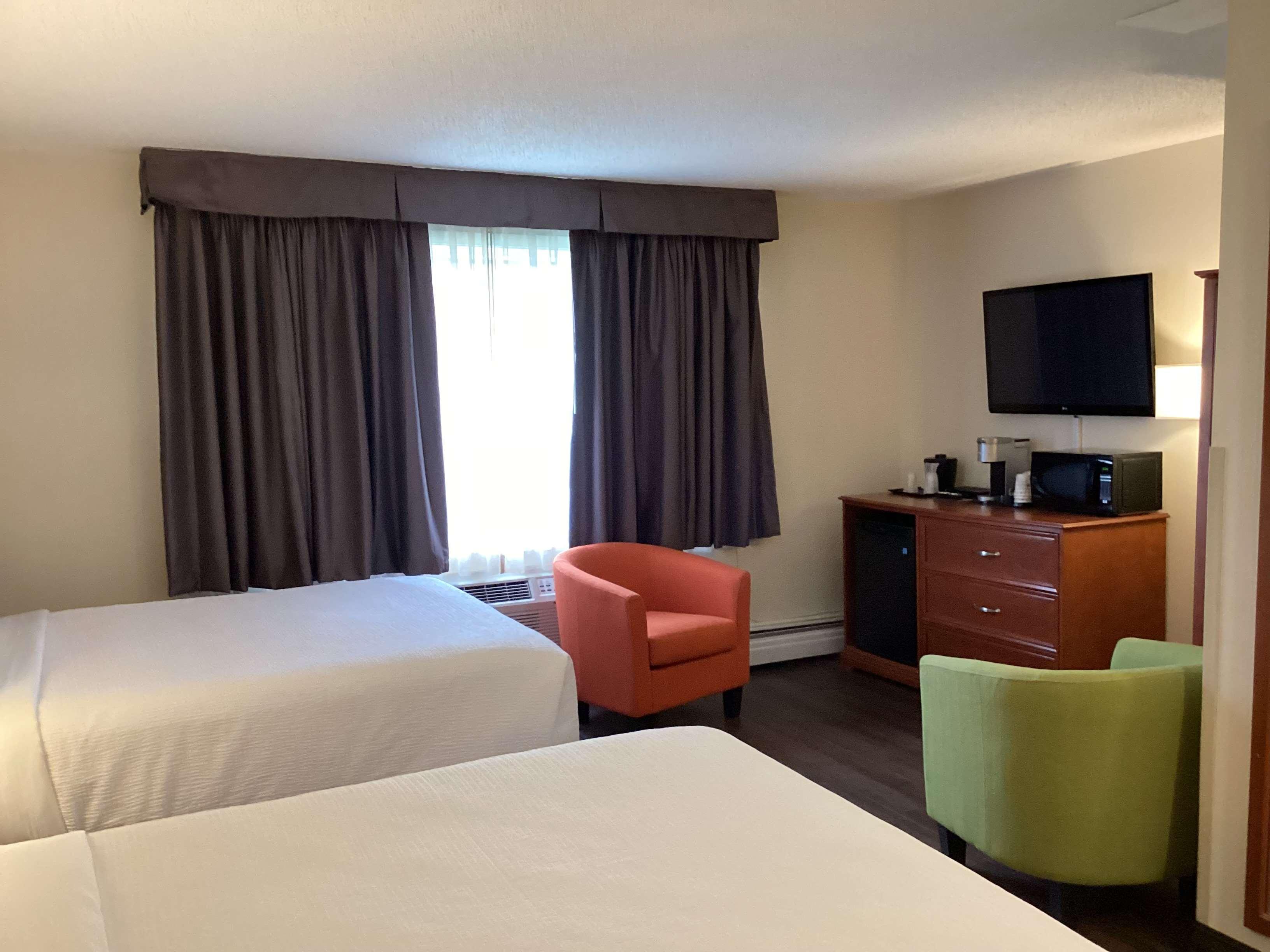 Quadruple Two Queen Beds