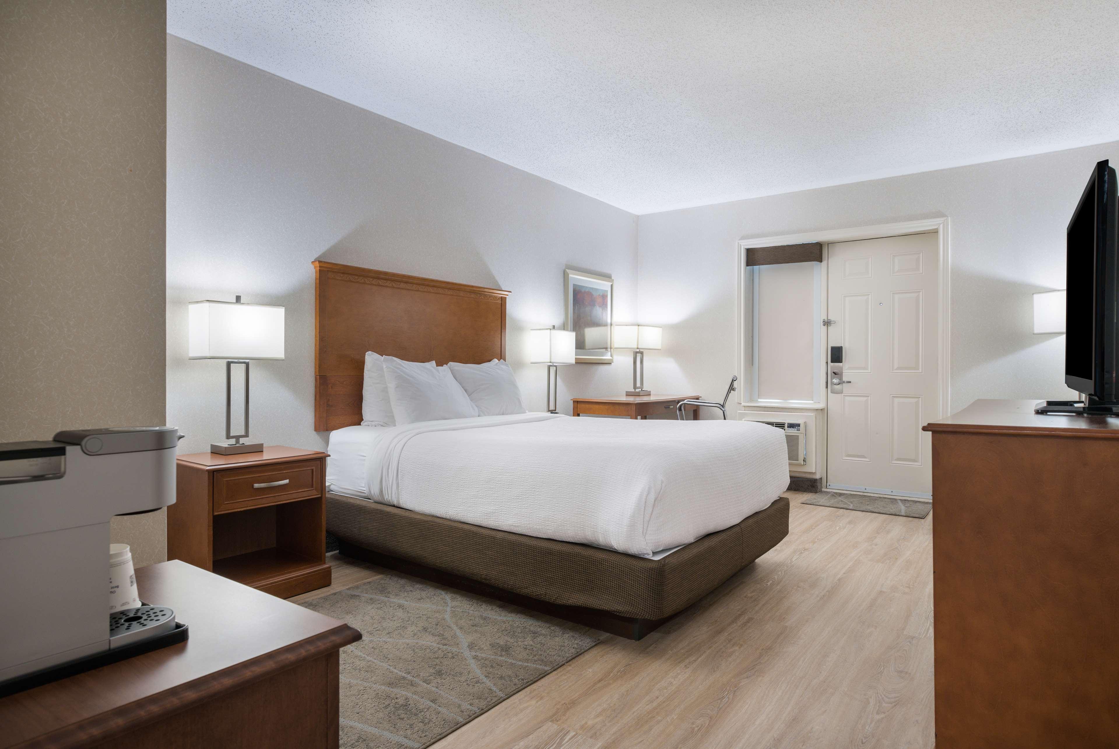 Double Queen Bed Non Smoking