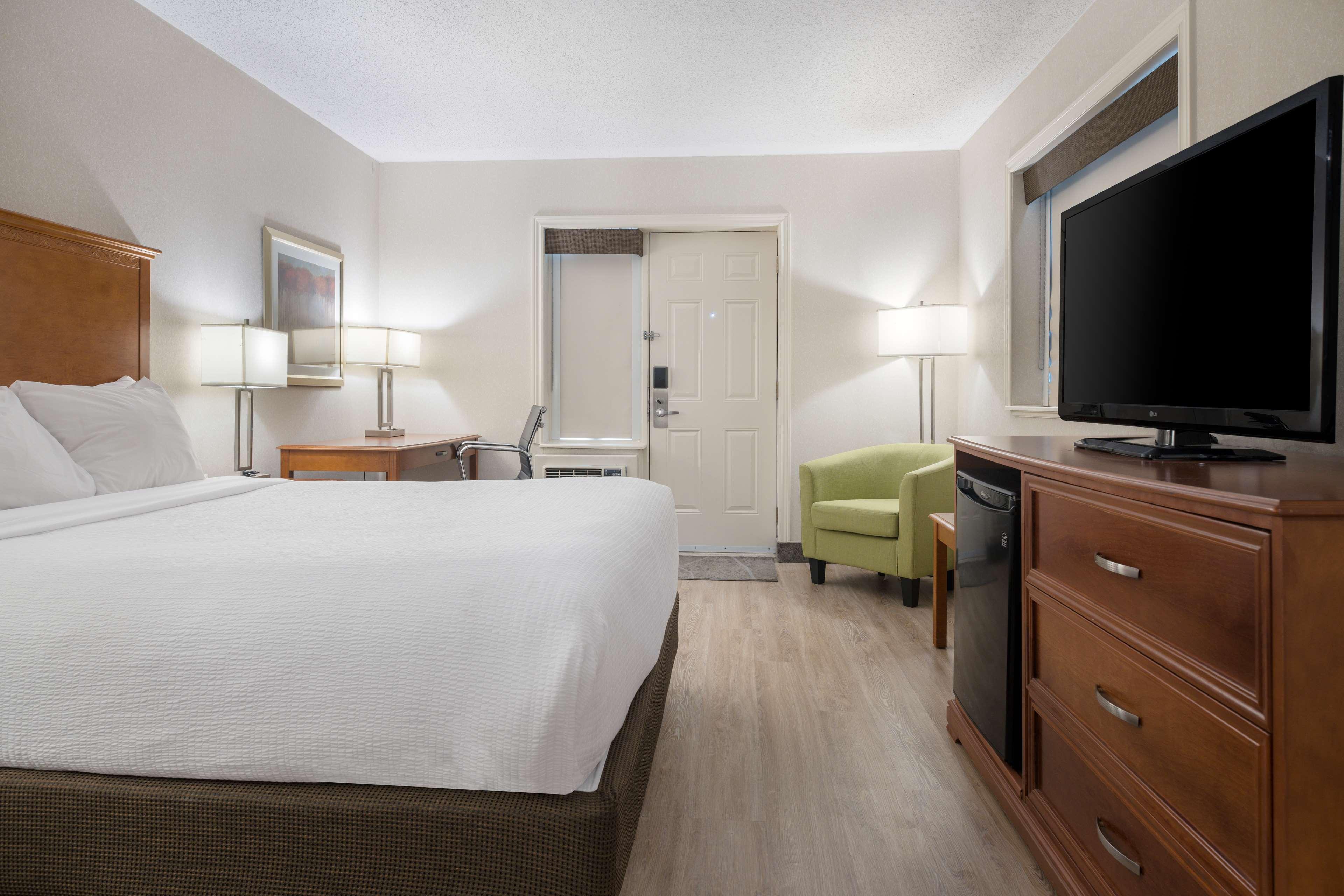 Double Queen Bed Non Smoking