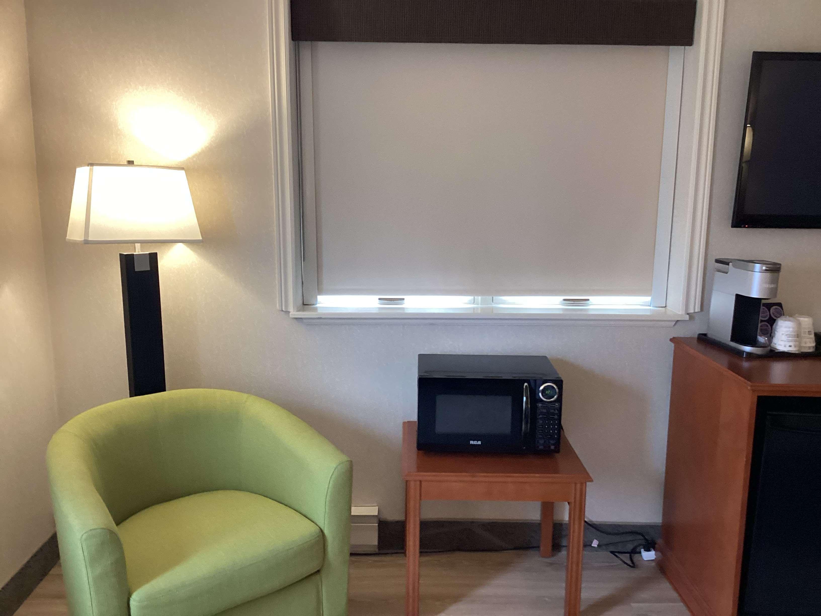 Double Queen Bed Non Smoking