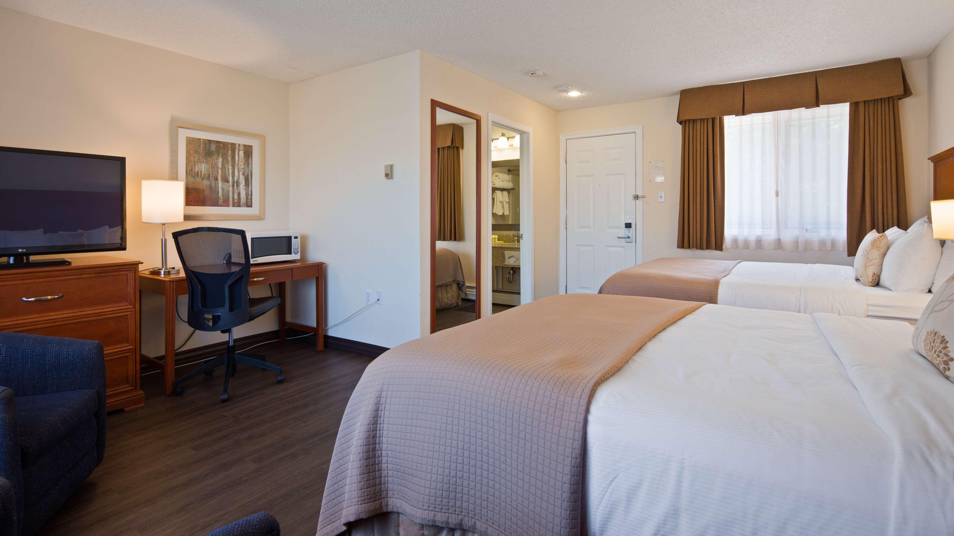 Quadruple Two Queen Beds