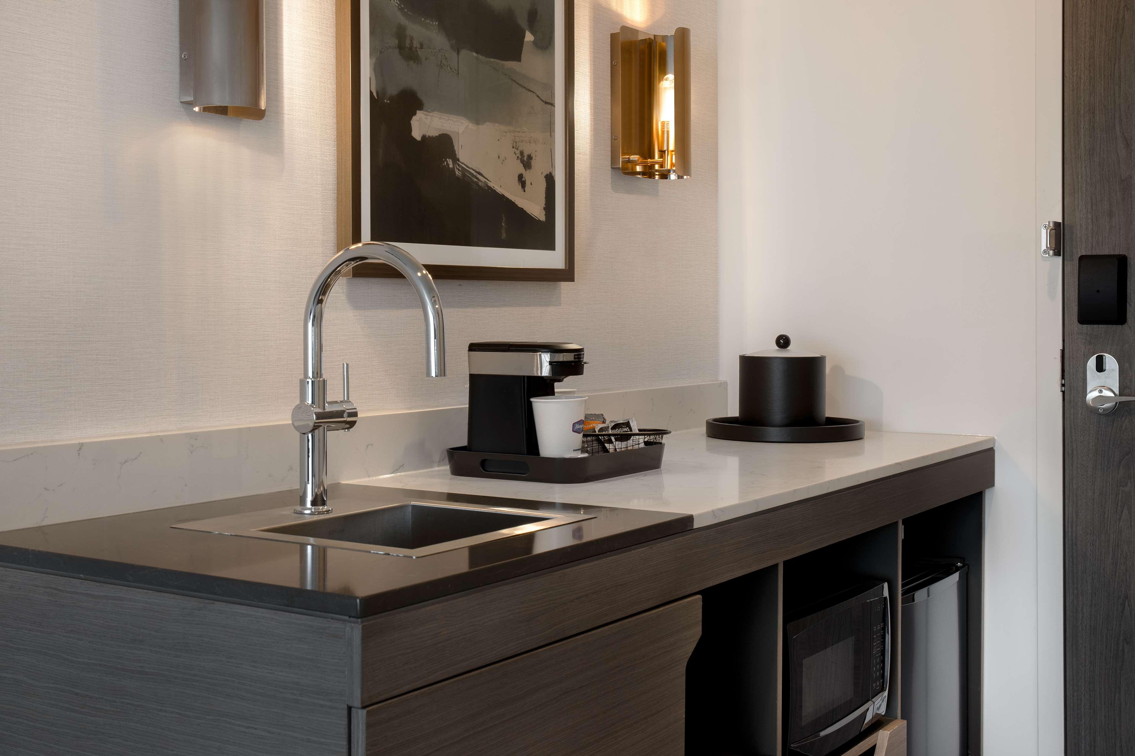 Studio Two Queen Beds