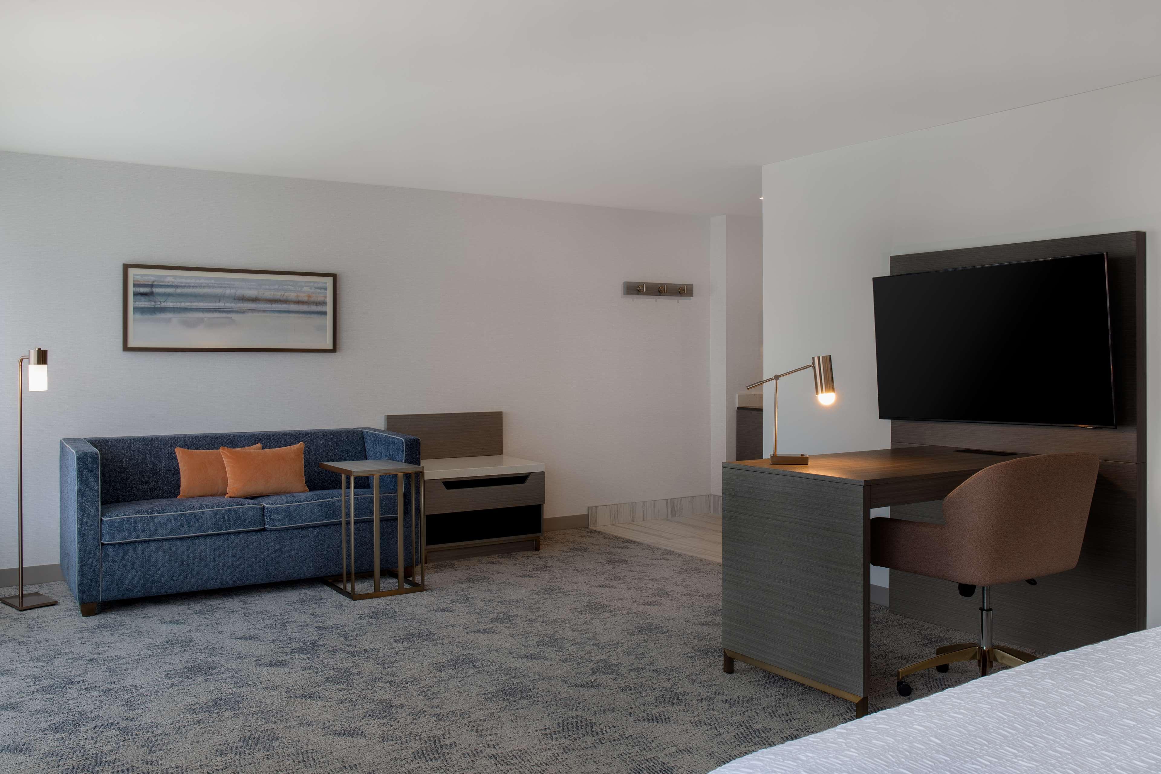 Studio King Size Bed