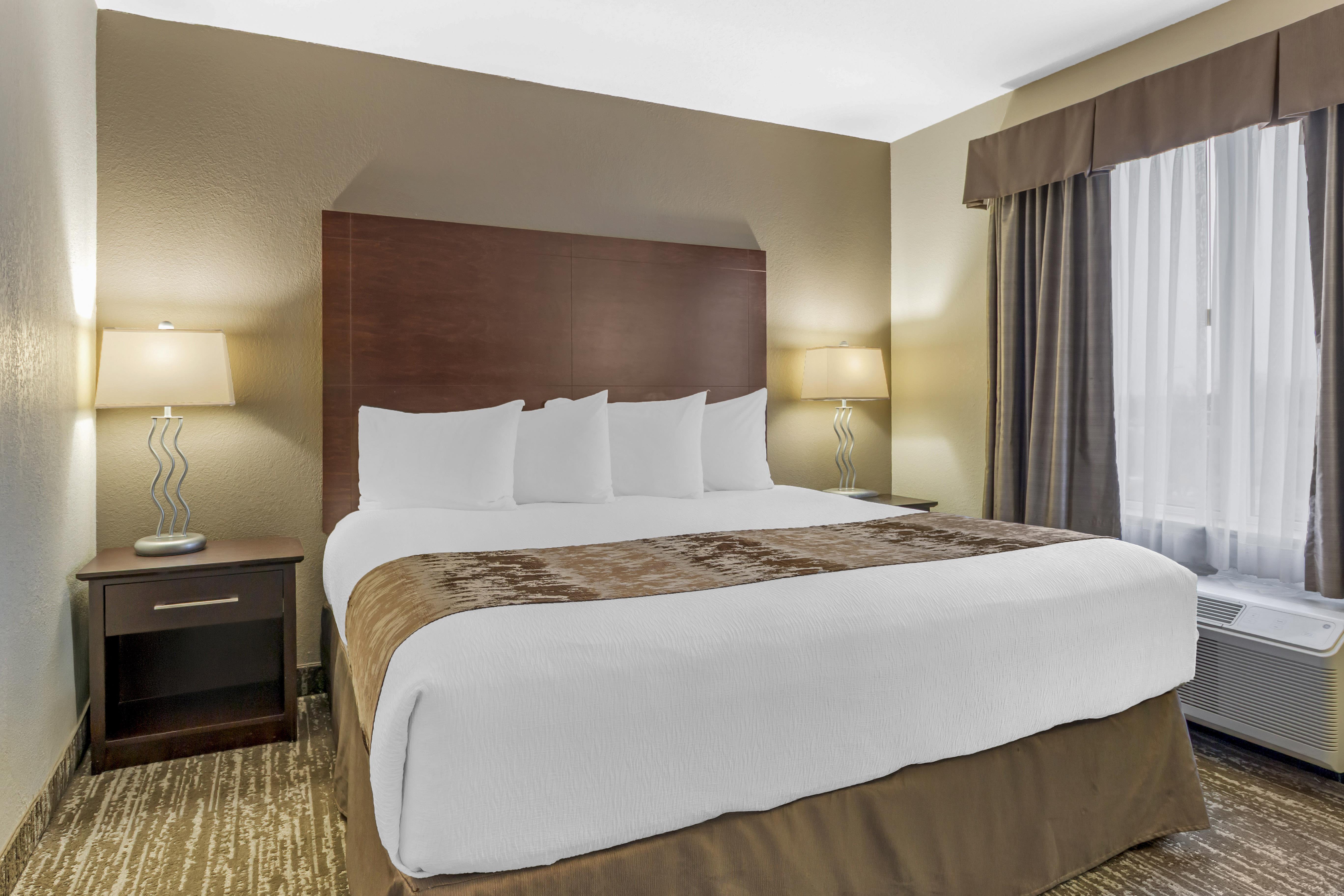Suite King Size Bed