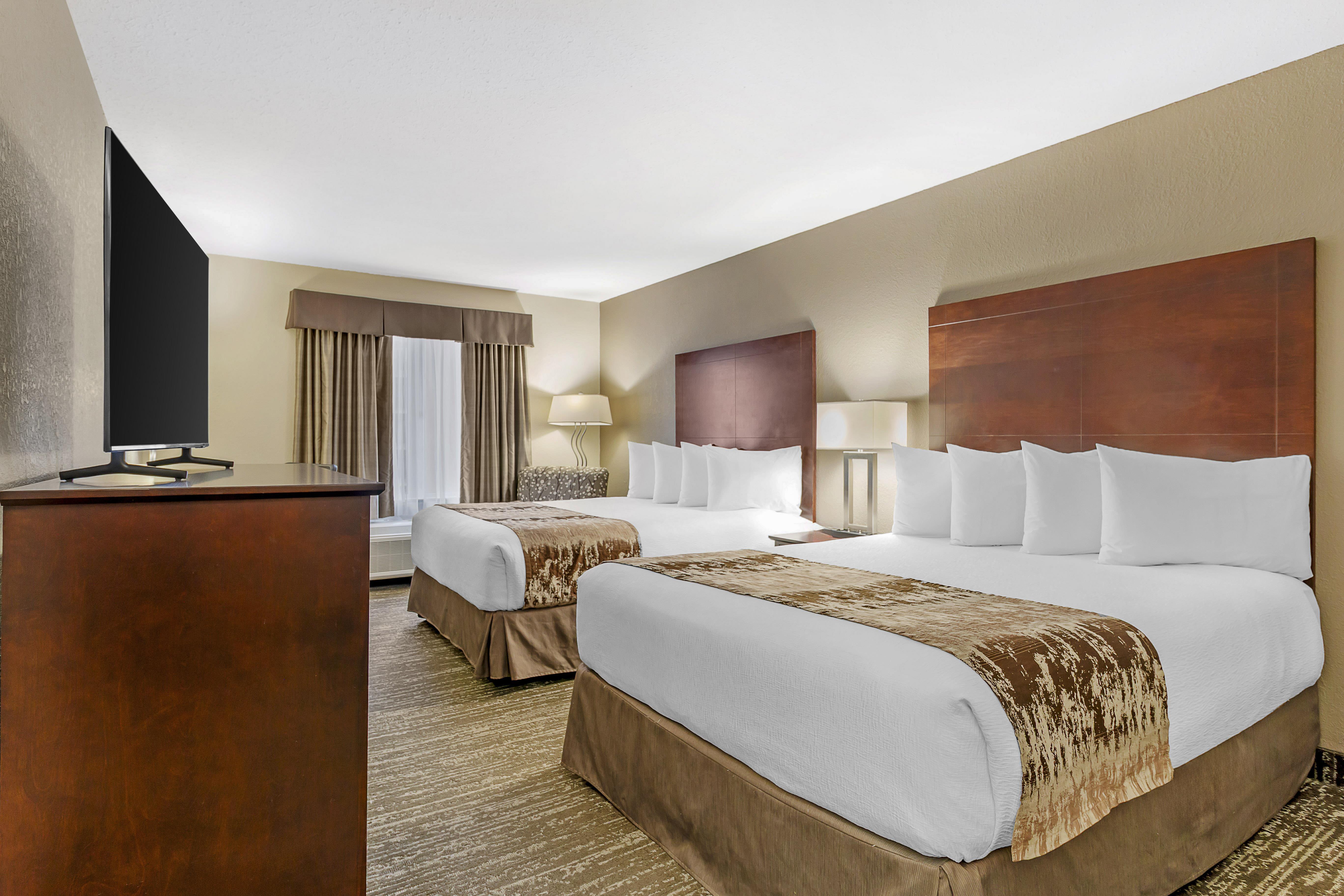 Quadruple Two Queen Beds