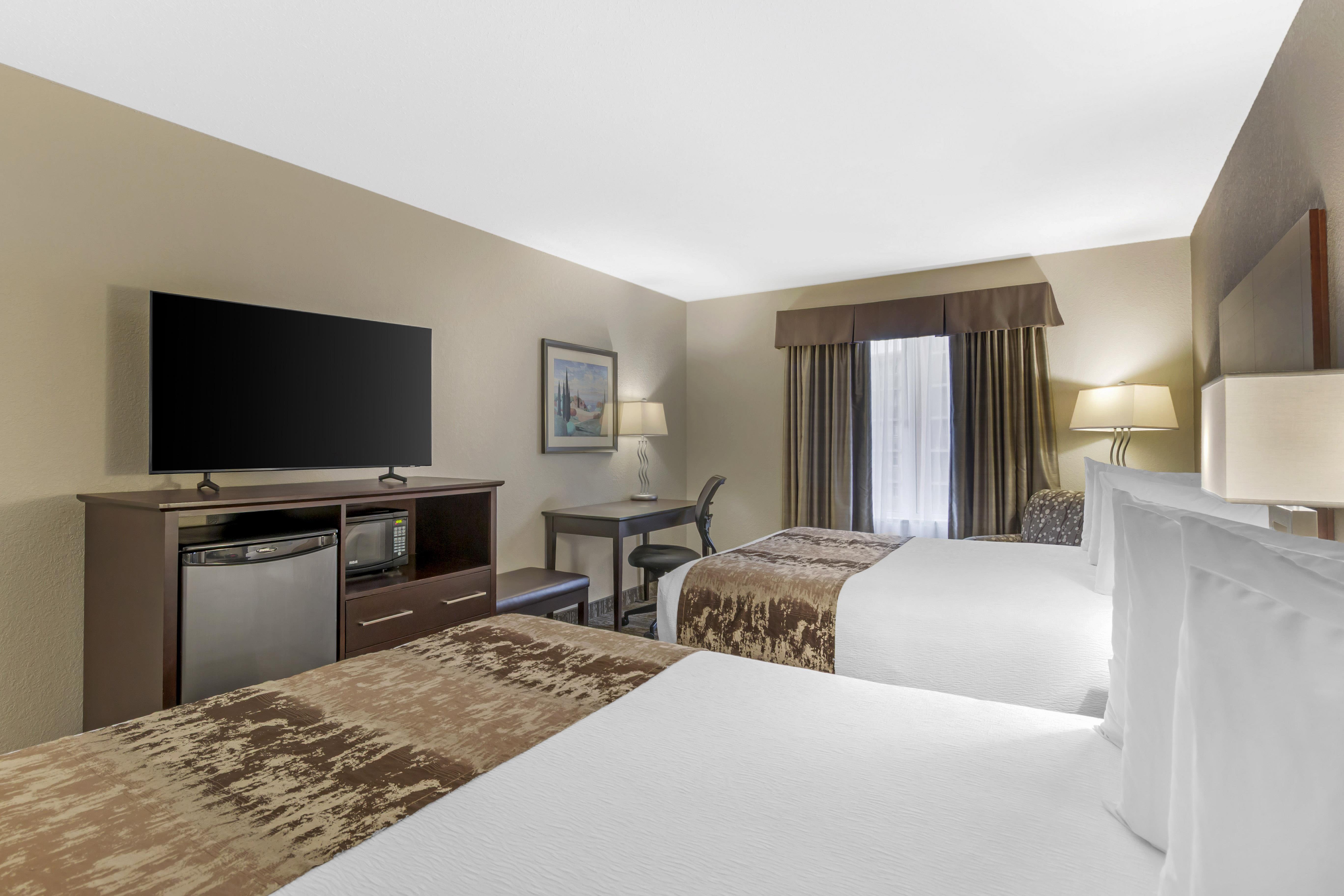 Quadruple Two Queen Beds