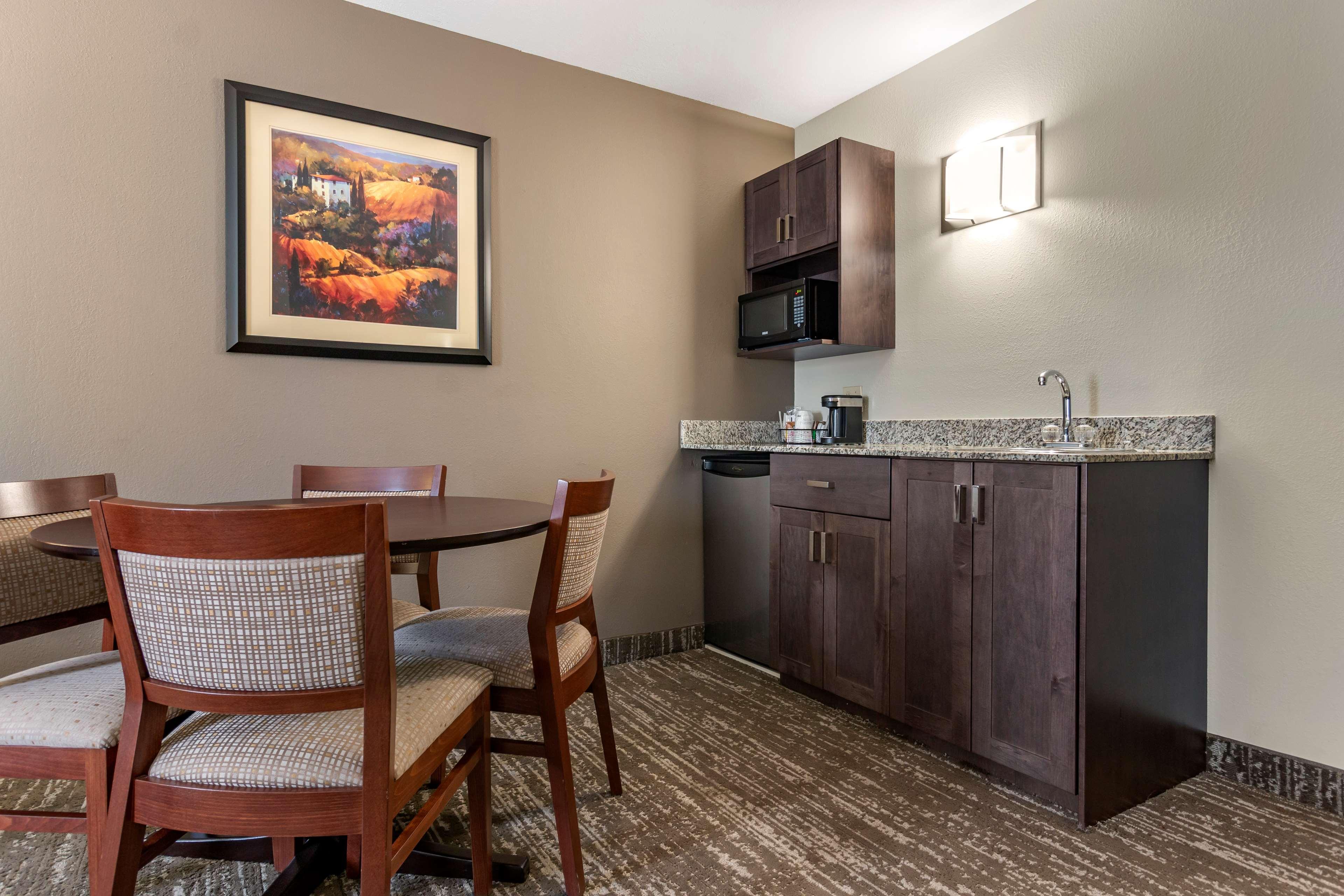 Suite Queen Size Bed