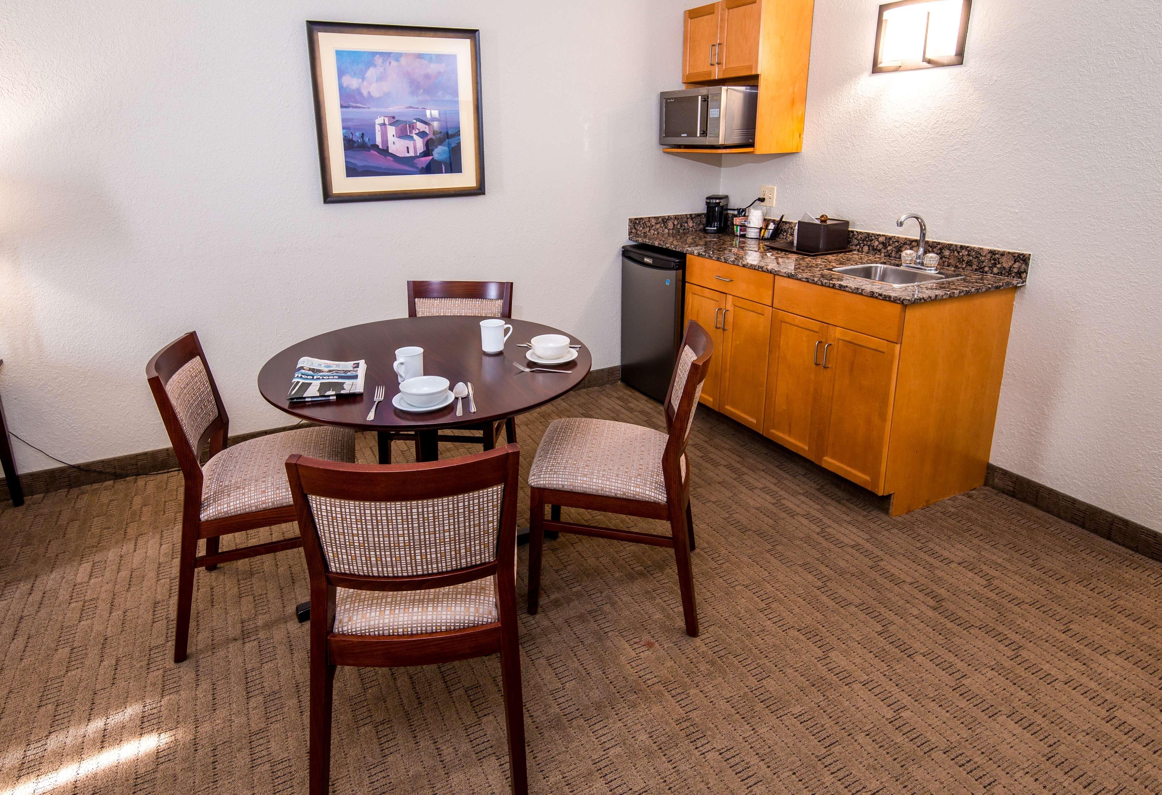 Suite Queen Size Bed