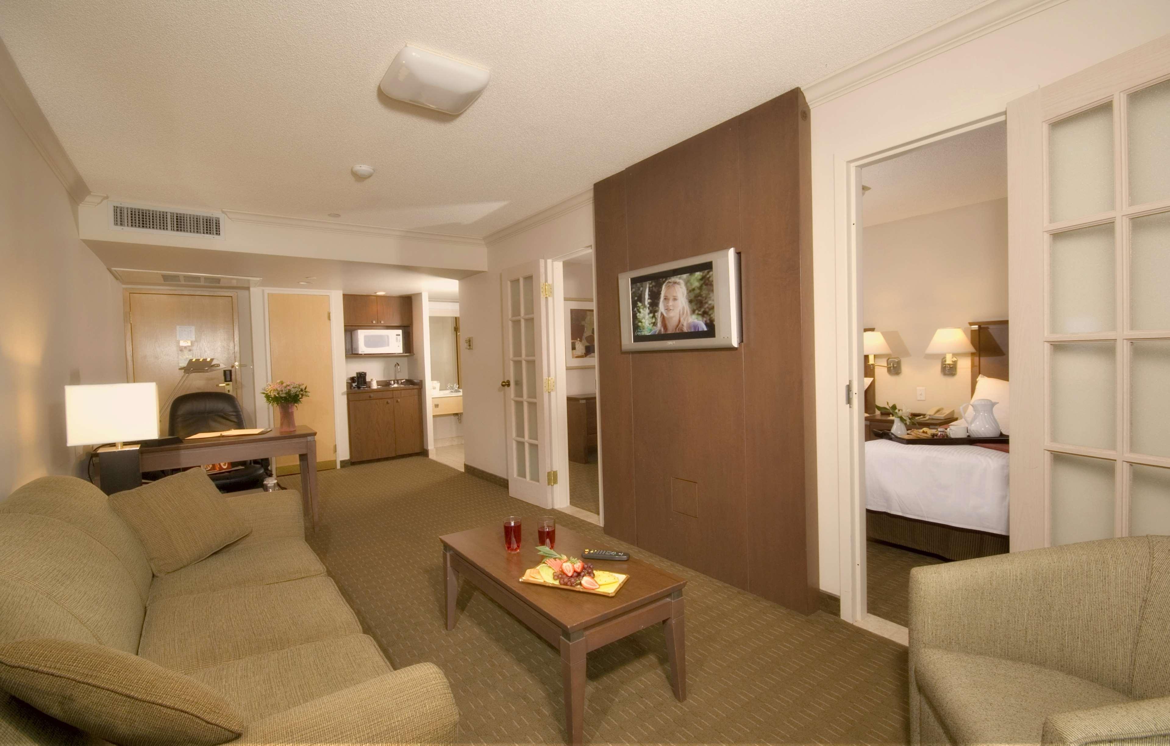 Suite Two Queen Beds