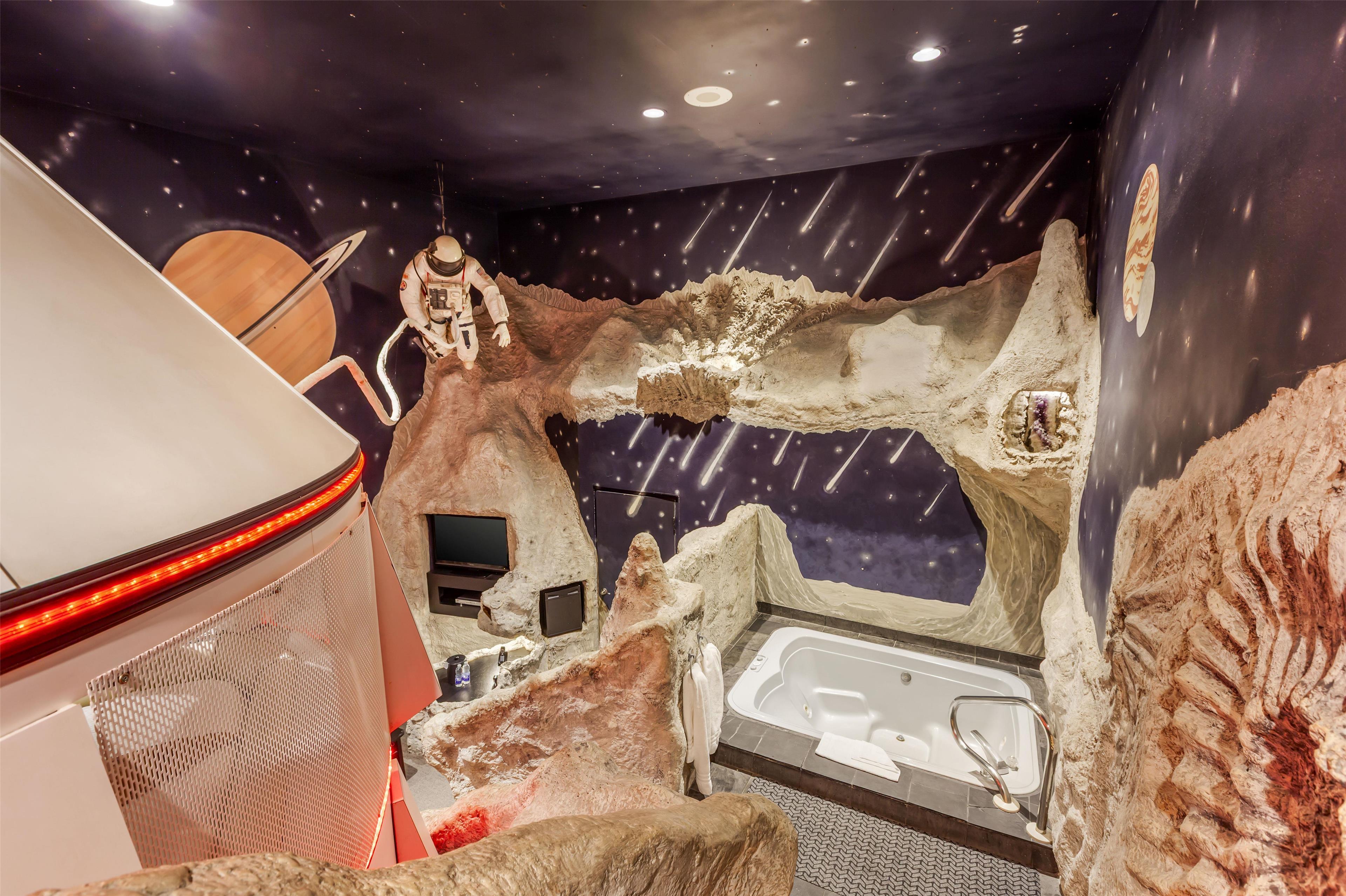 Suite Queen Size Bed