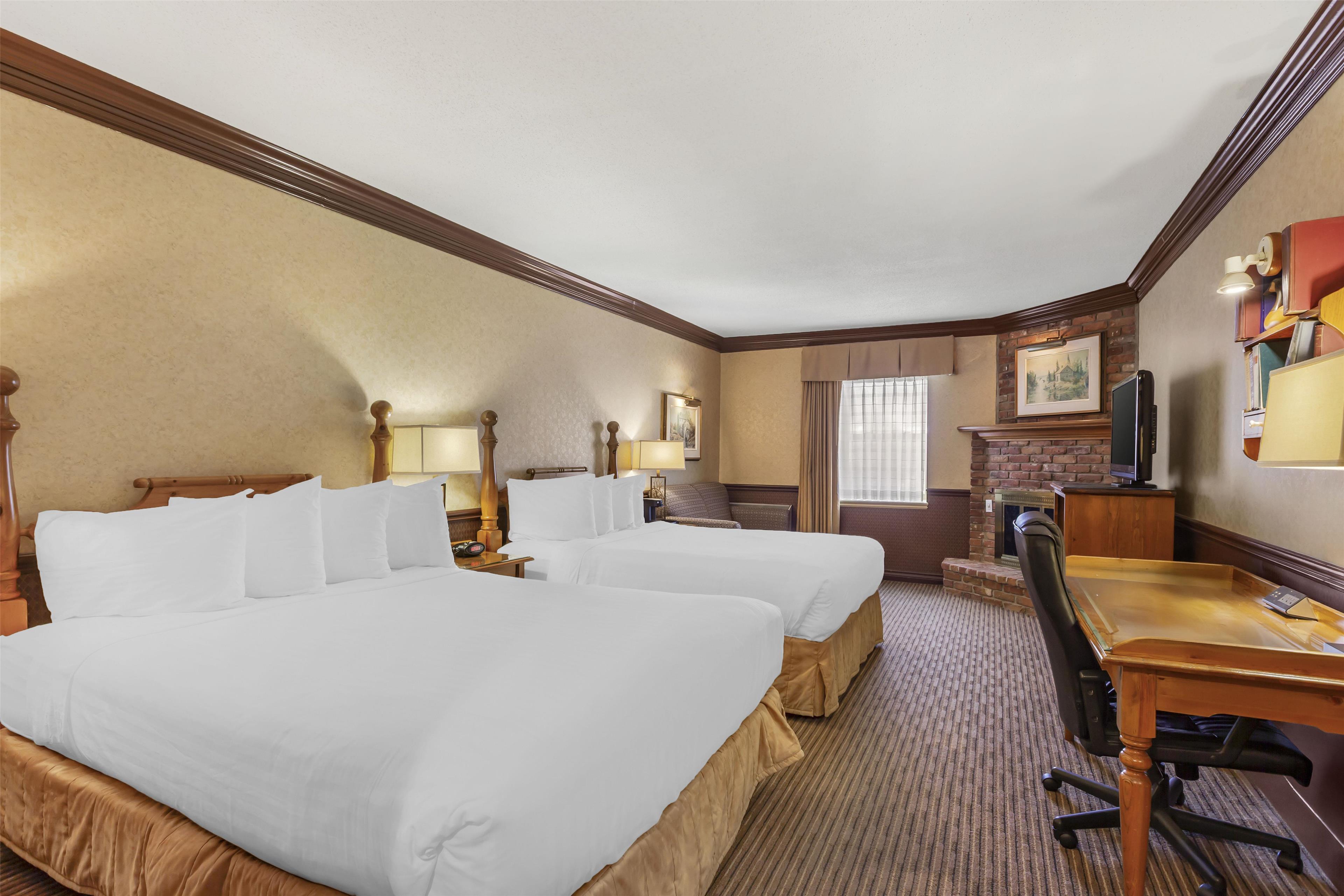 Quadruple Two Queen Beds Non Smoking