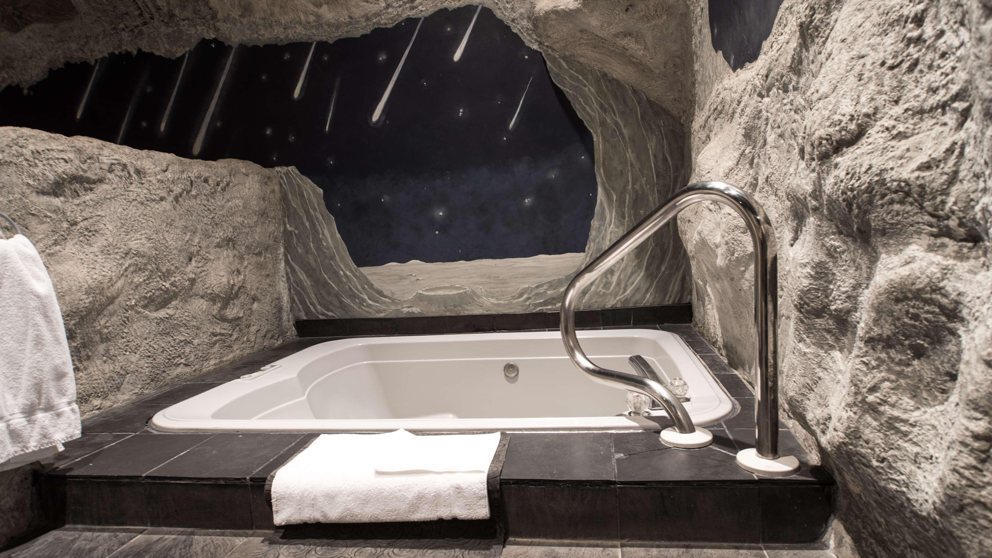 Suite Queen Size Bed