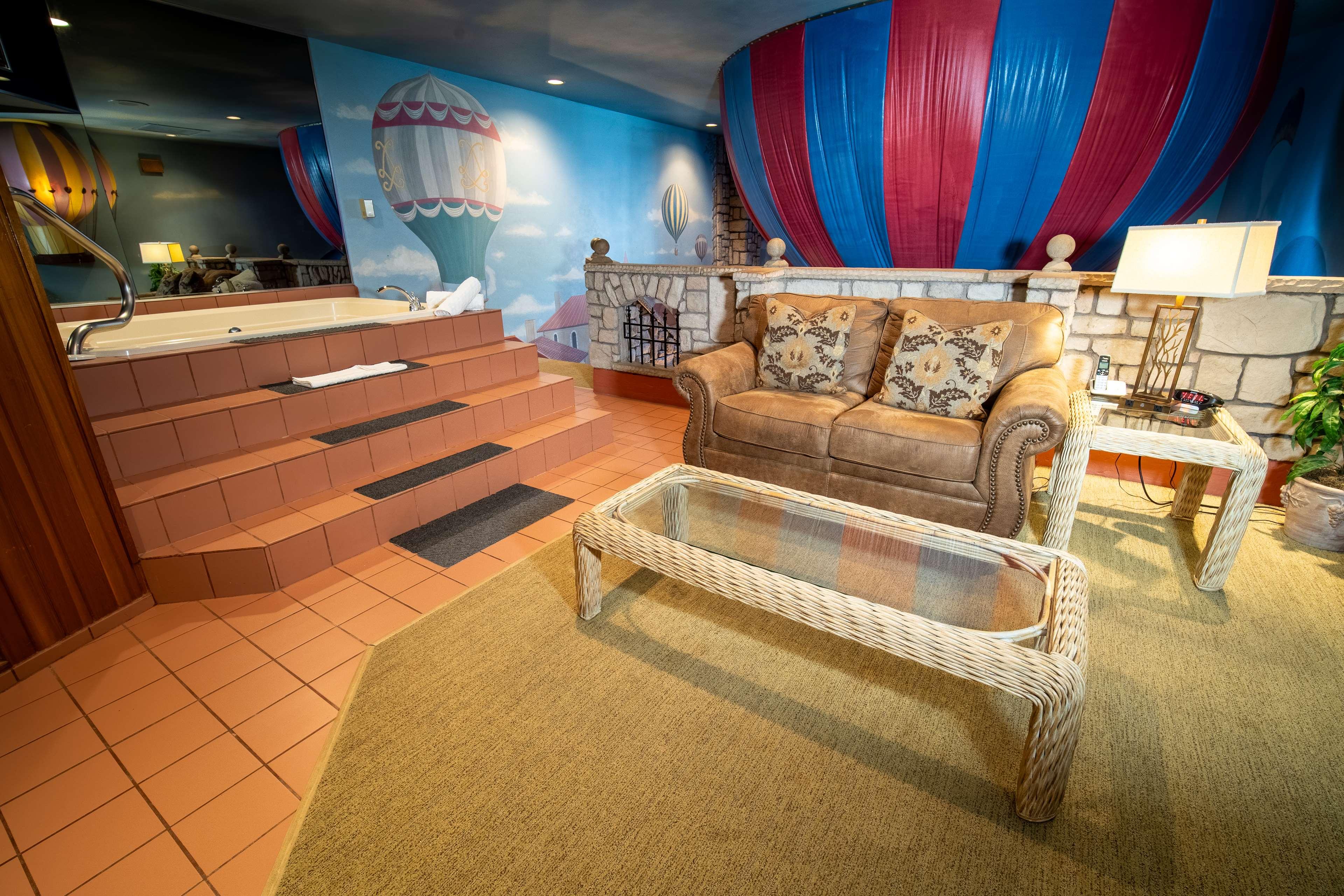 Suite Queen Size Bed