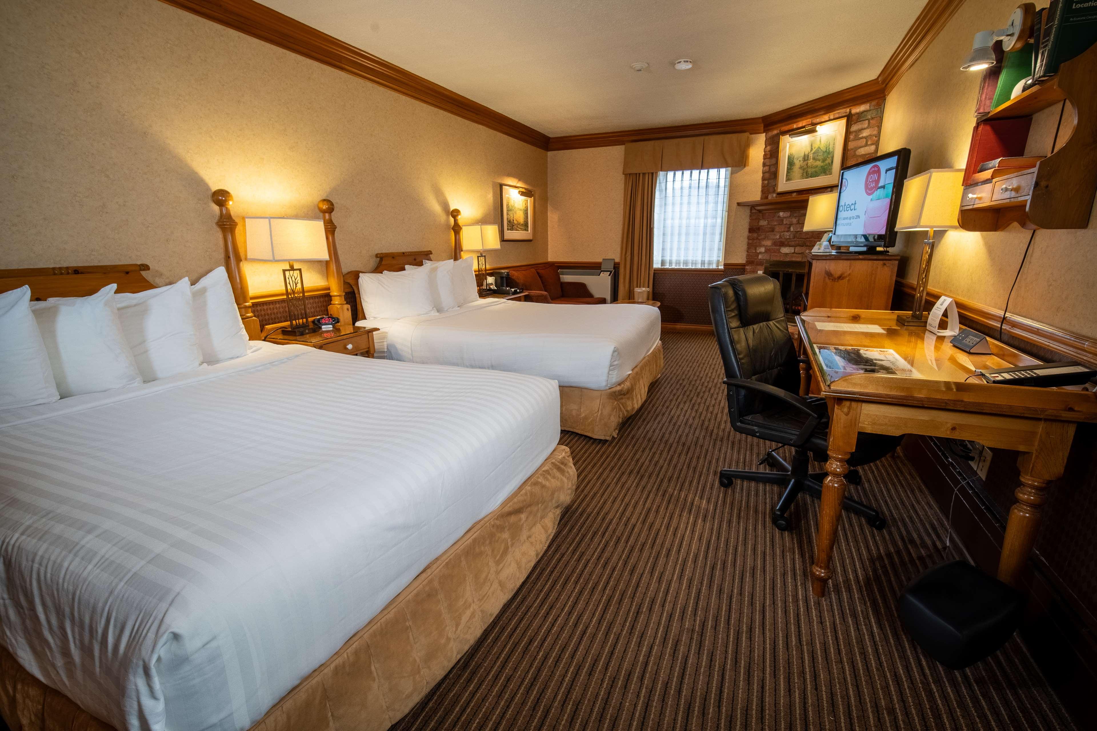 Quadruple Two Queen Beds Non Smoking