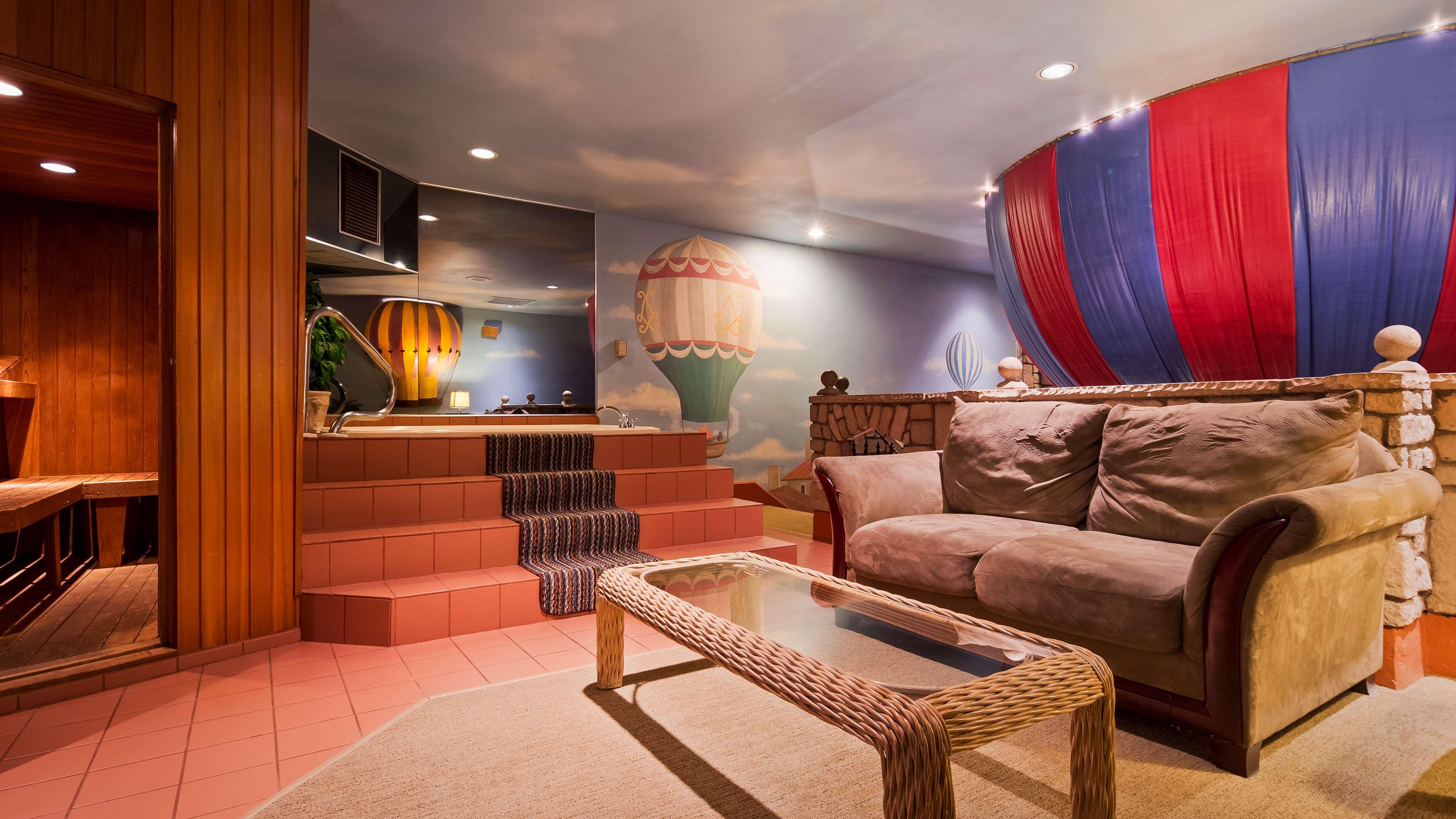 Suite Queen Size Bed