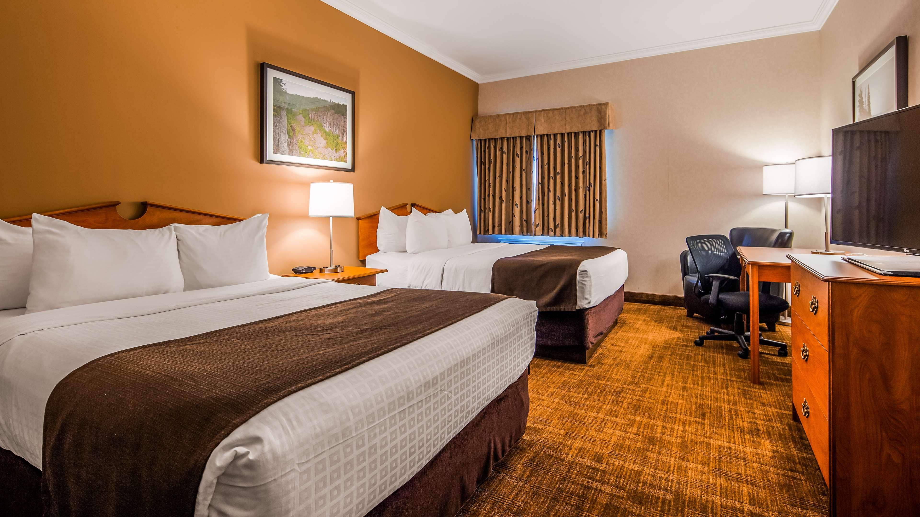 Quadruple Two Queen Beds