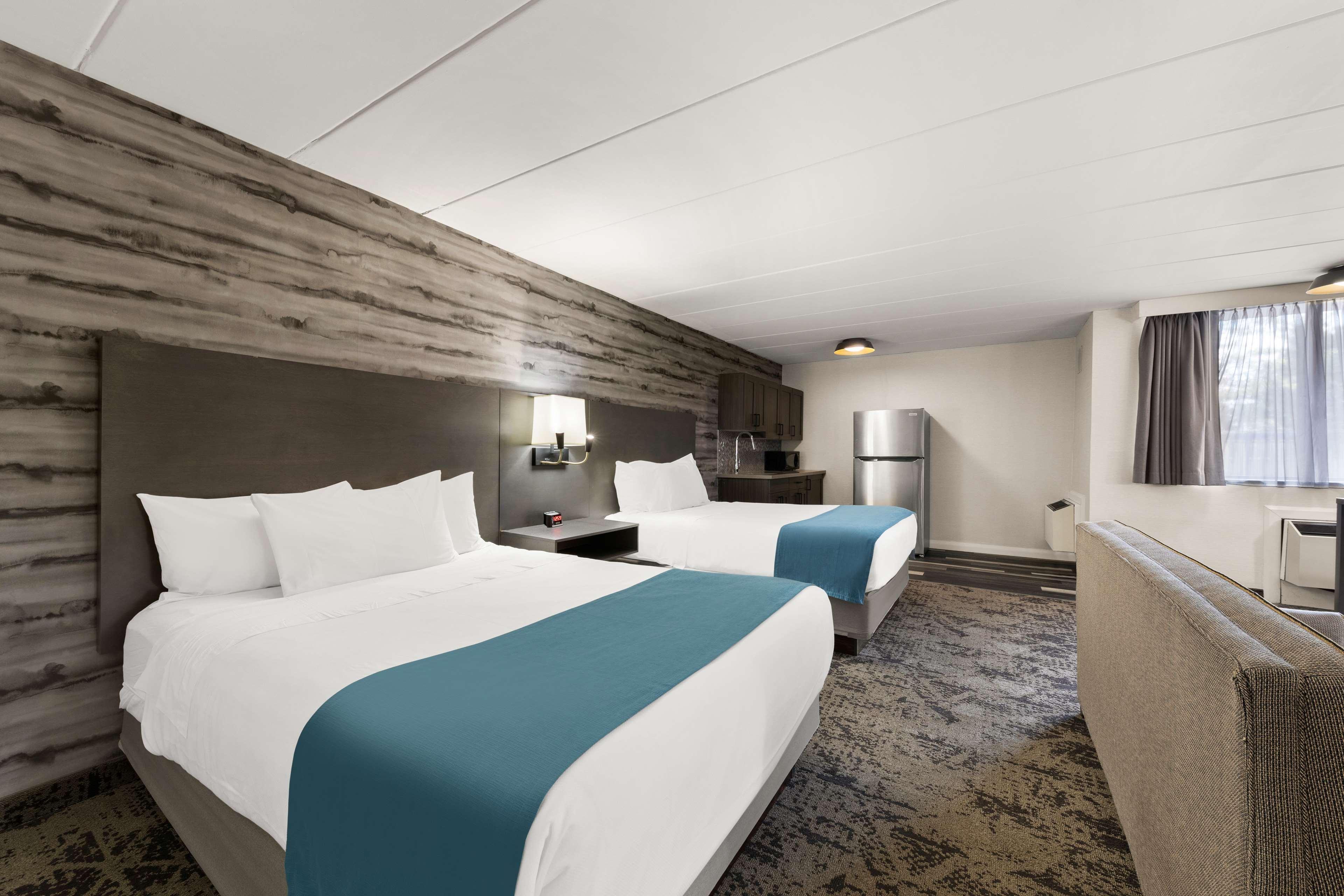 Suite Two Queen Beds