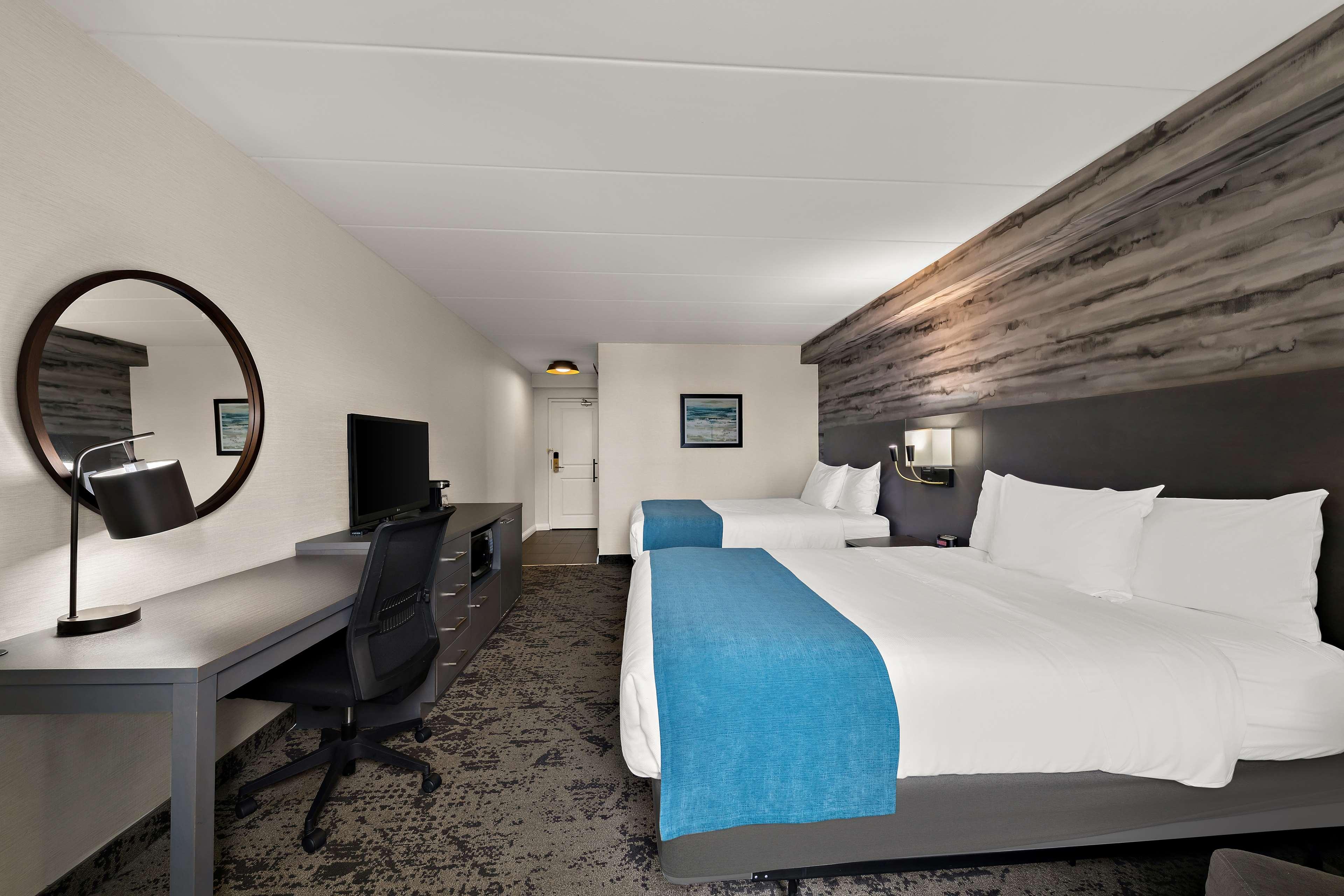 Quadruple Two Queen Beds Non Smoking