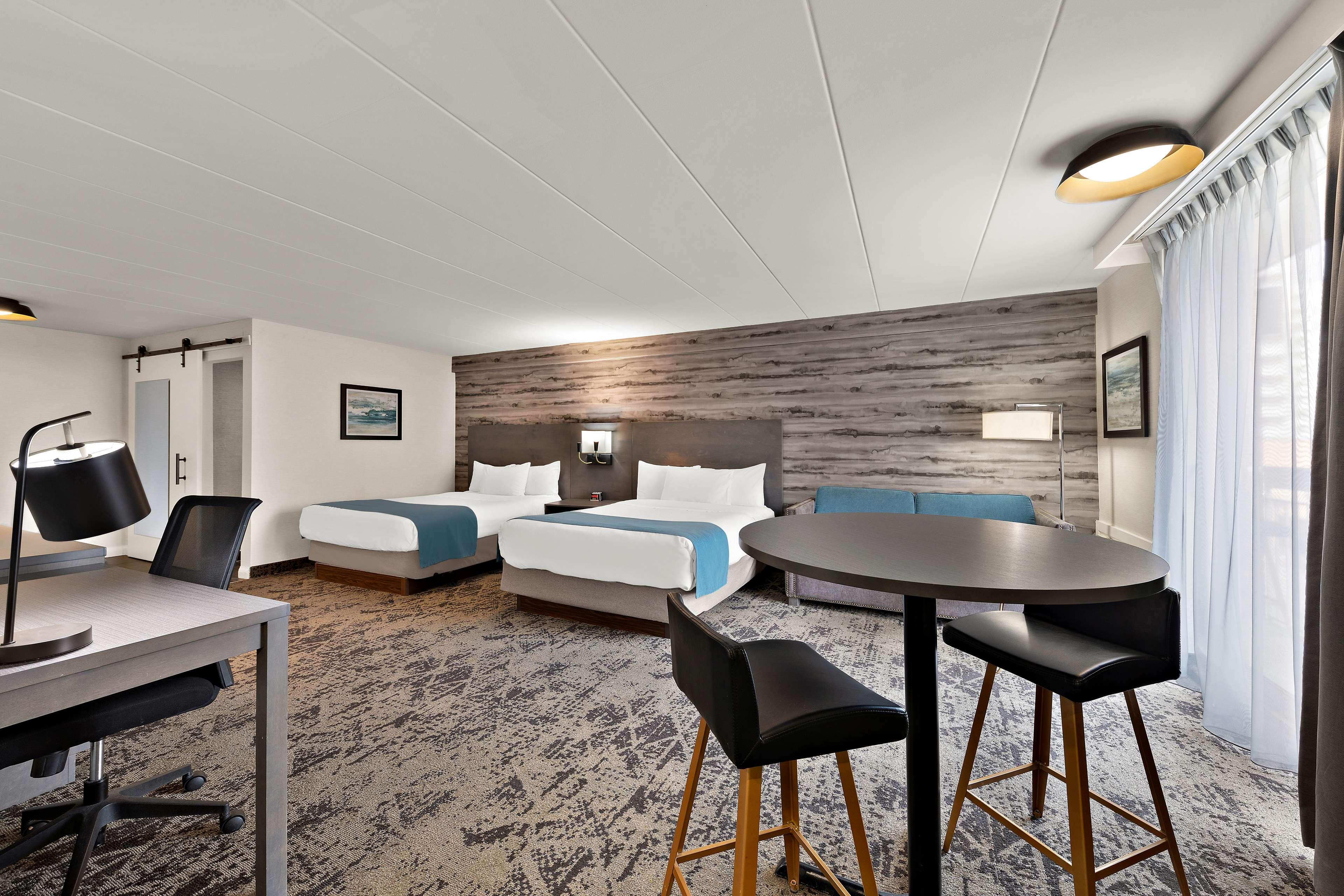 Suite Two Queen Beds